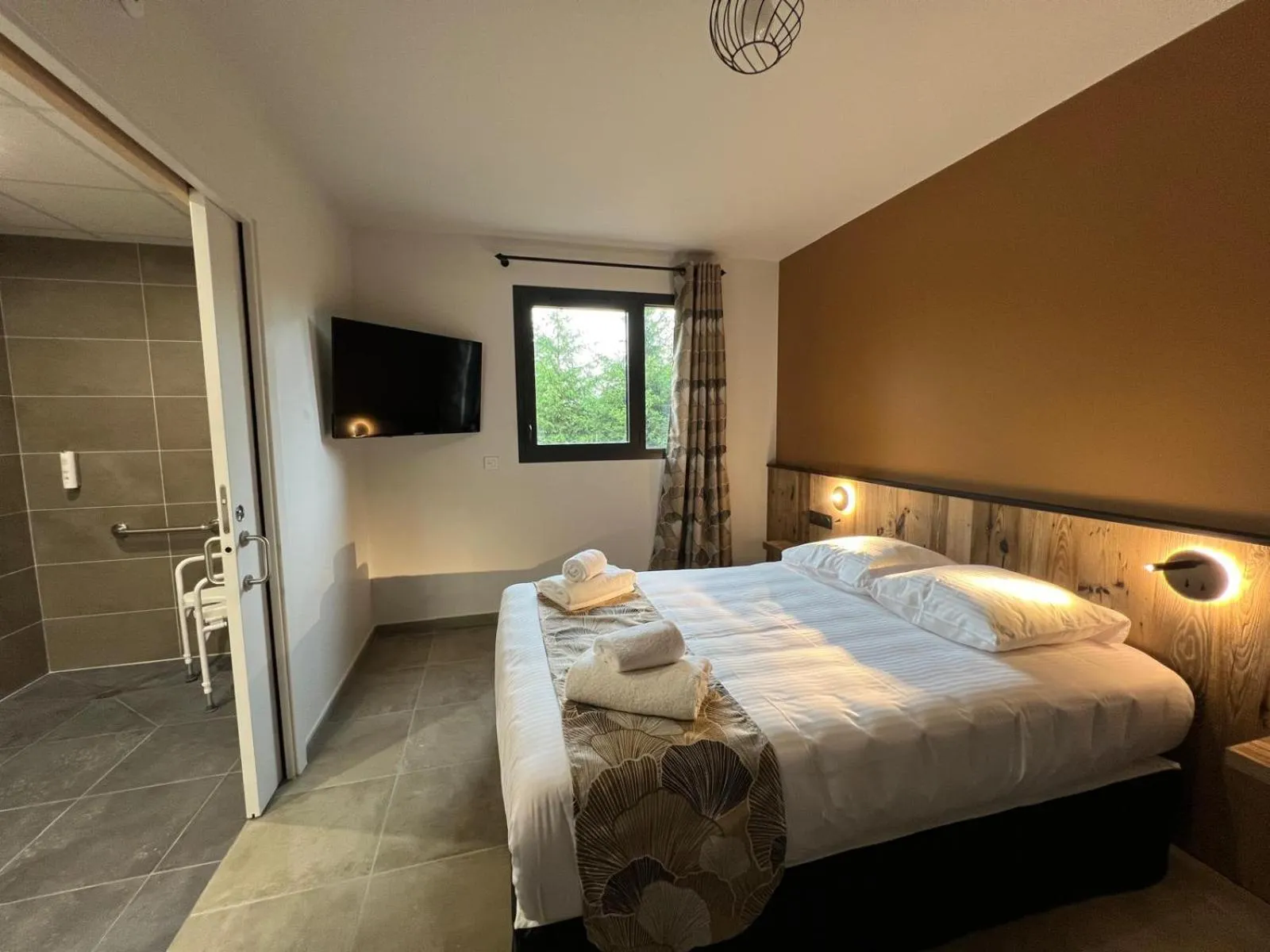 Bed in Hotel Le Belmont