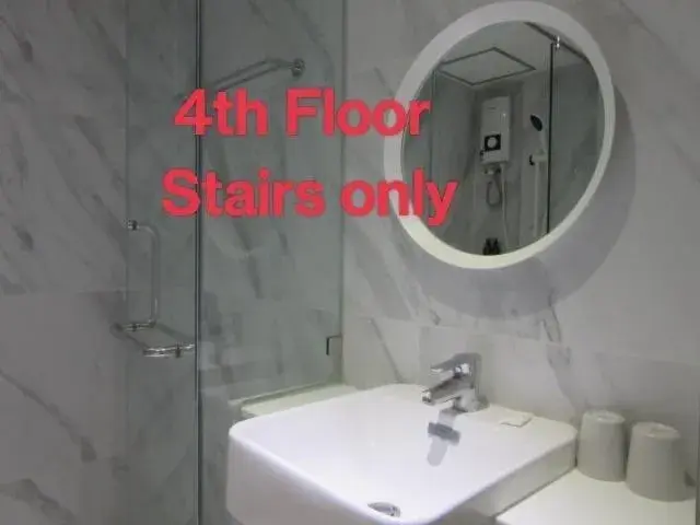 Standard Queen Room in Urban house Standard Queen Room in Urban house