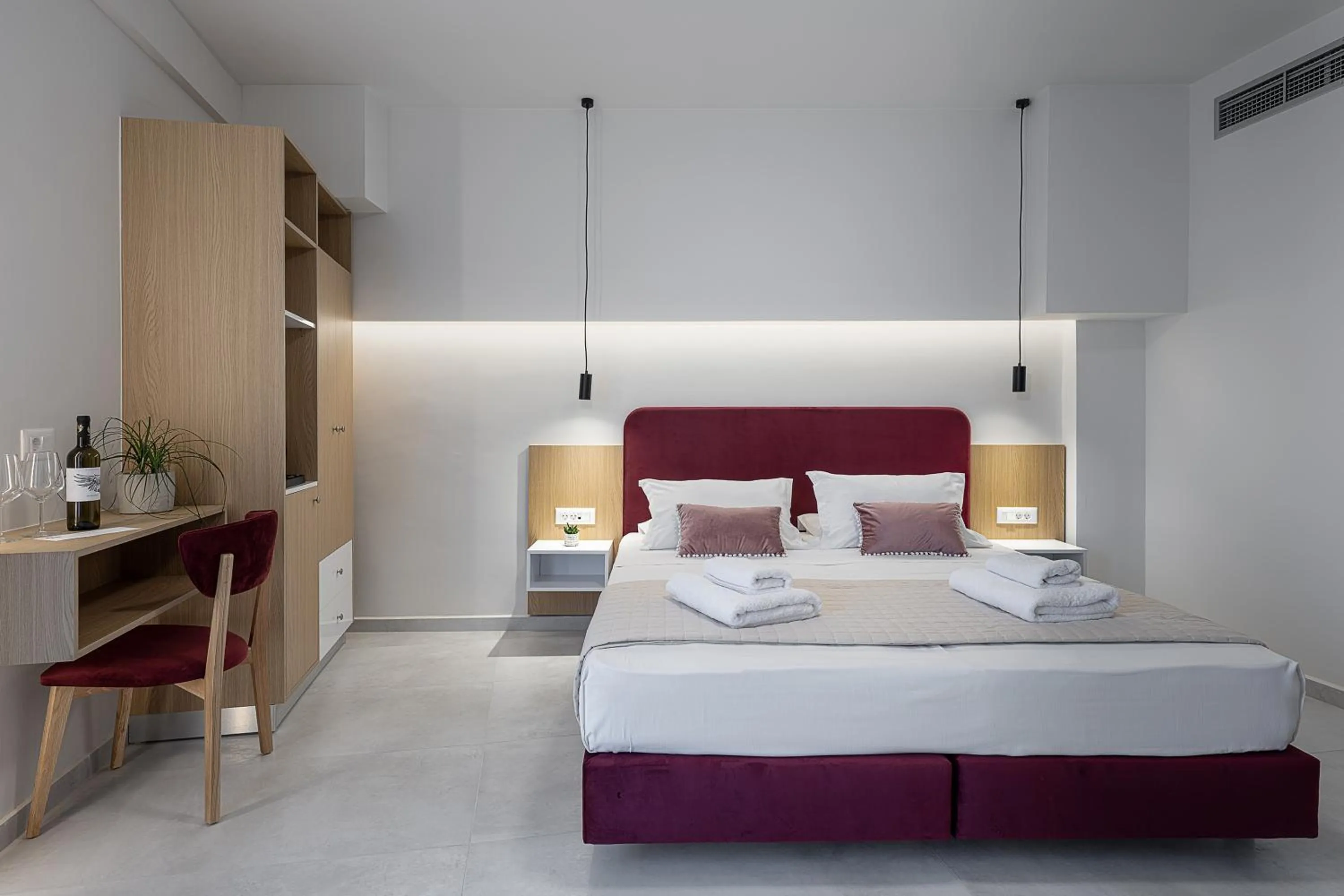 Bed in Miss Marrone City Hotel