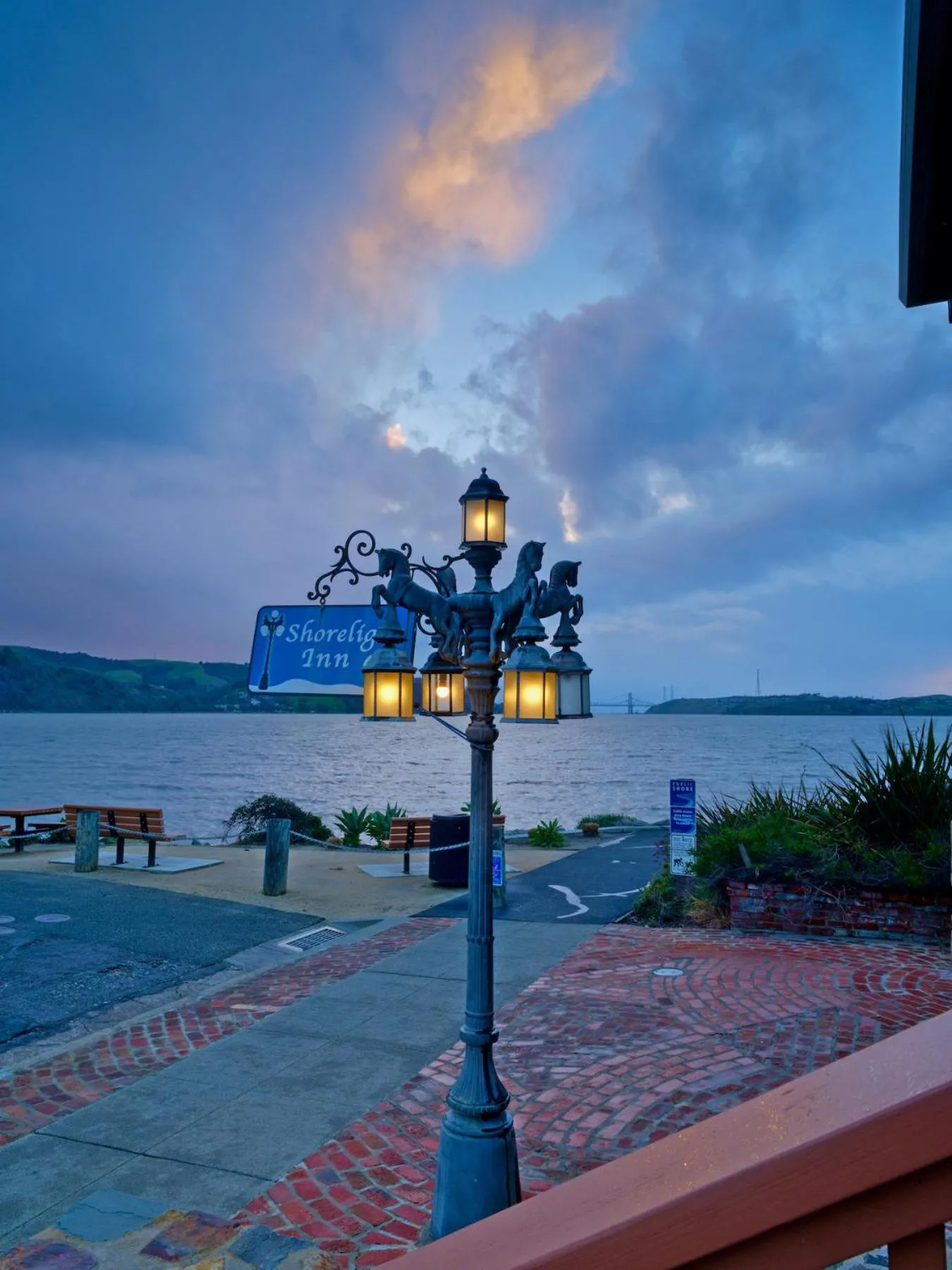 Shorelight Inn