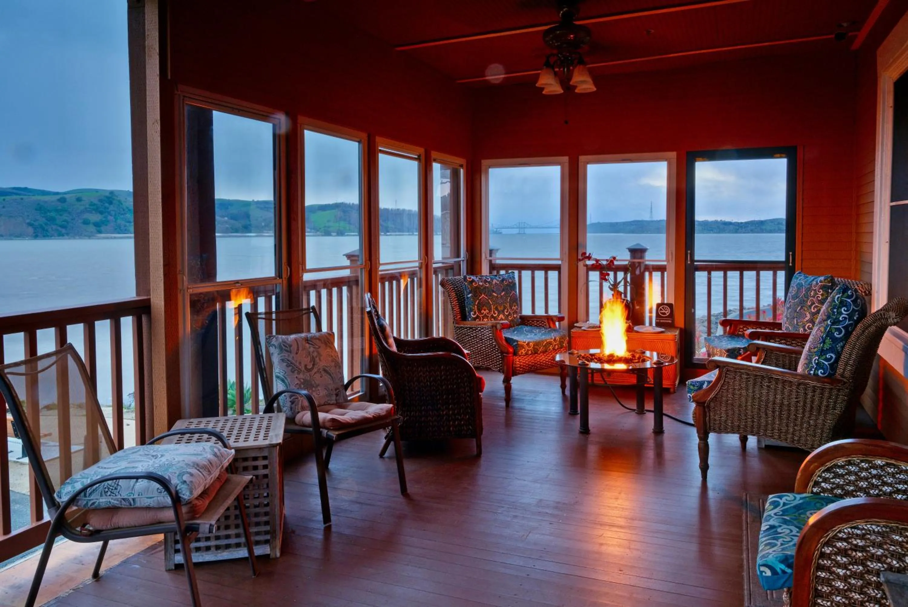 Shorelight Inn
