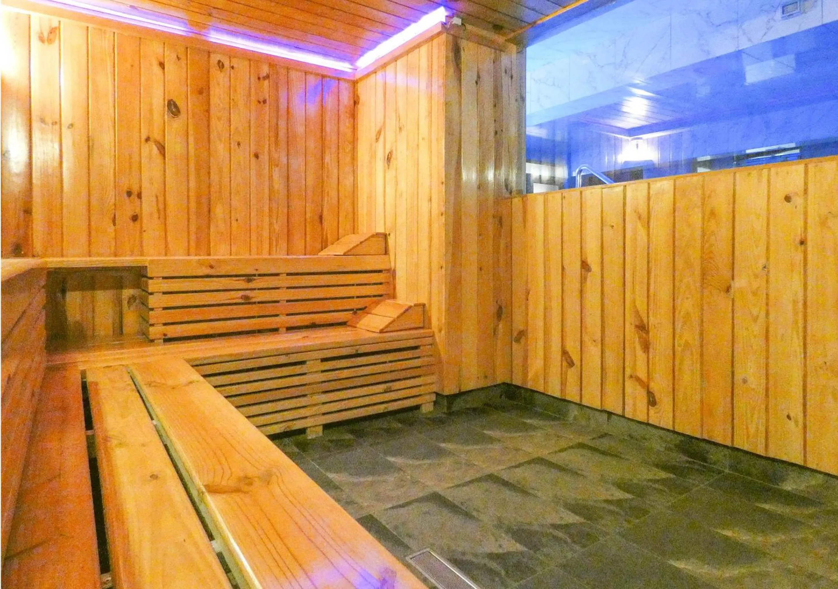 Hot Tub in Hotel Plaza