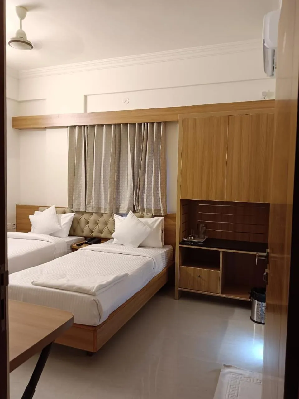 Bedroom, Bed in Krishna Inn