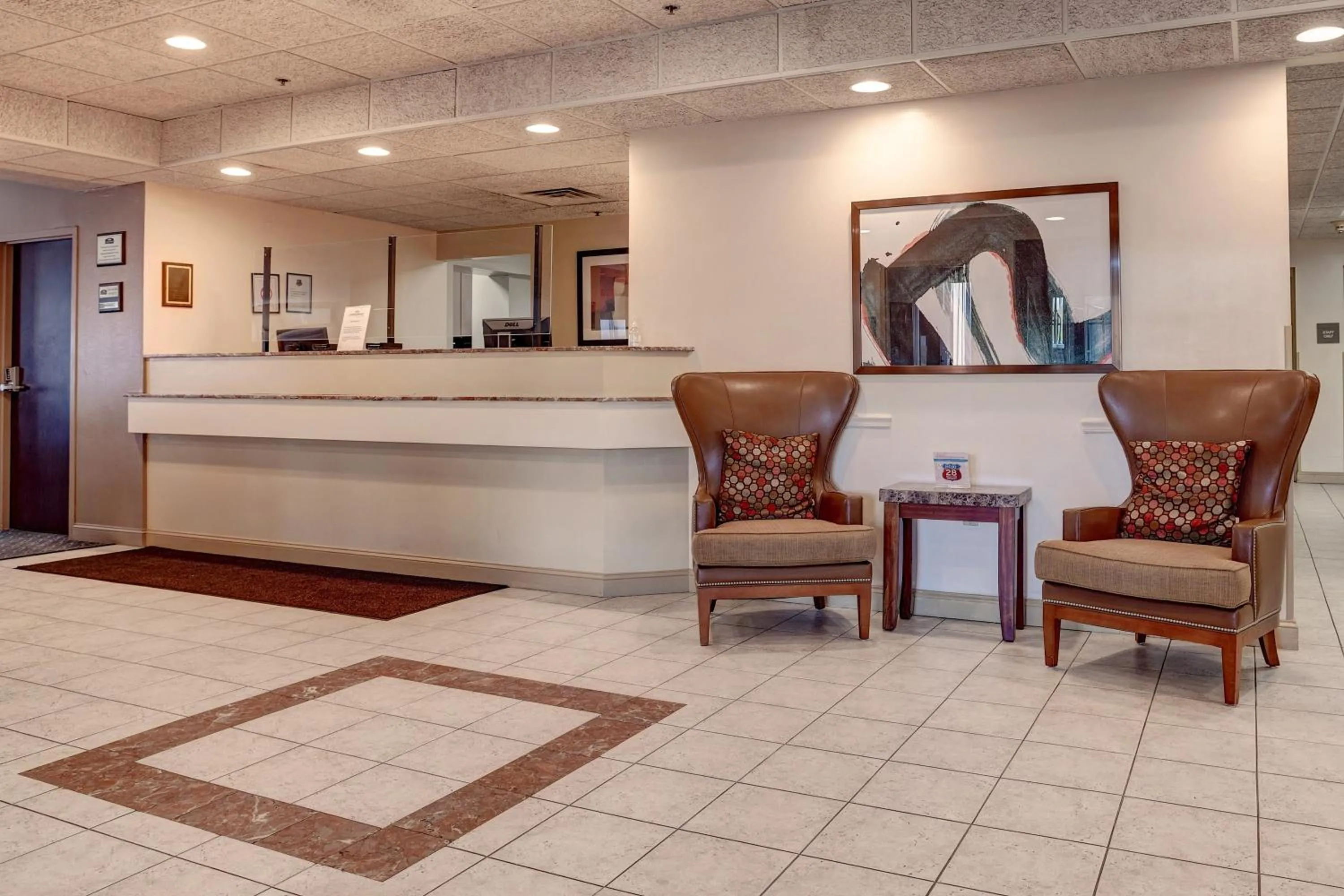 Lobby or reception in Howard Johnson by Wyndham Amherst Hadley