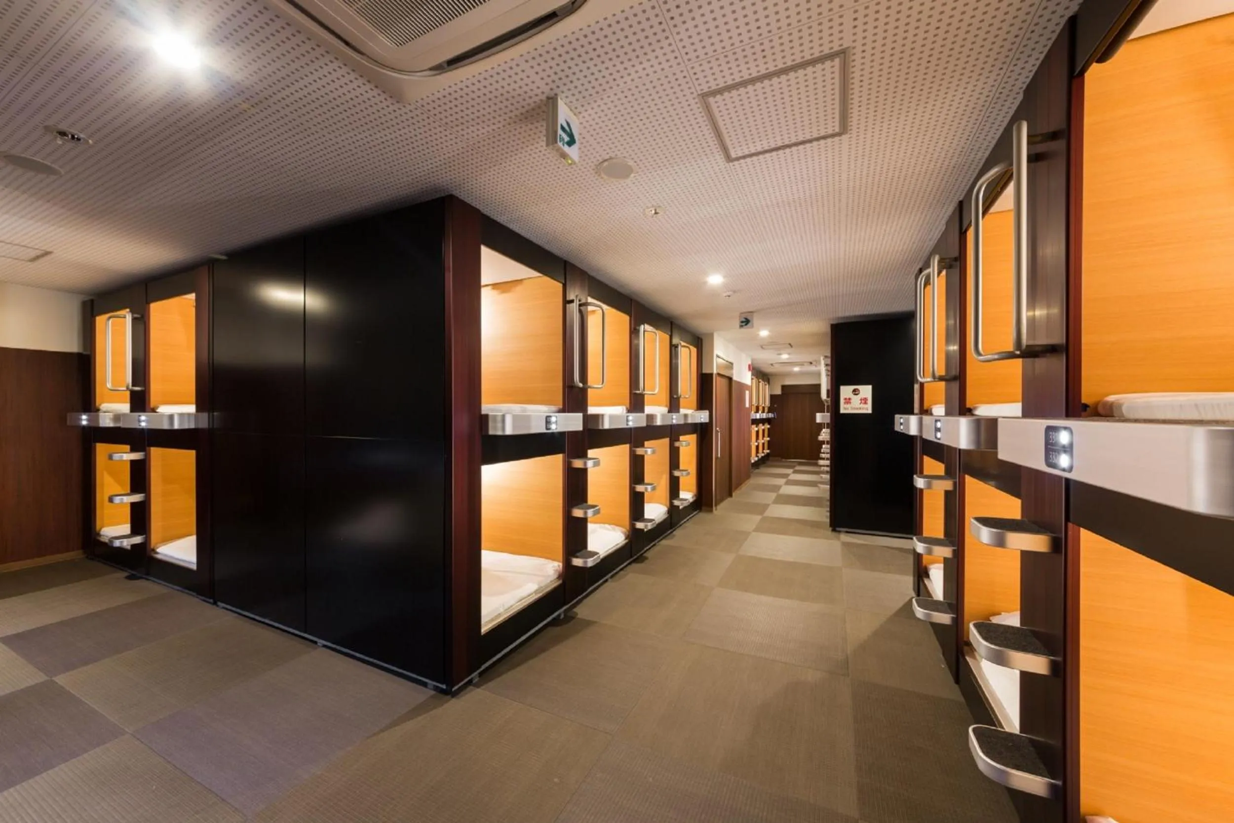 Photo of the whole room in Sauna & Capsule Hotel Rumor Plaza