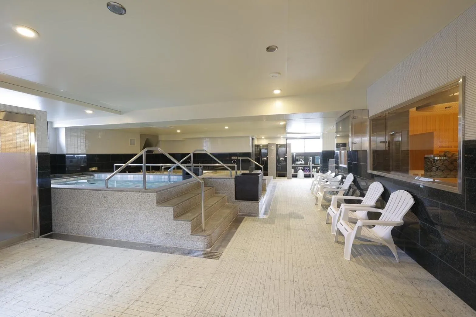 Public Bath in Sauna & Capsule Hotel Rumor Plaza