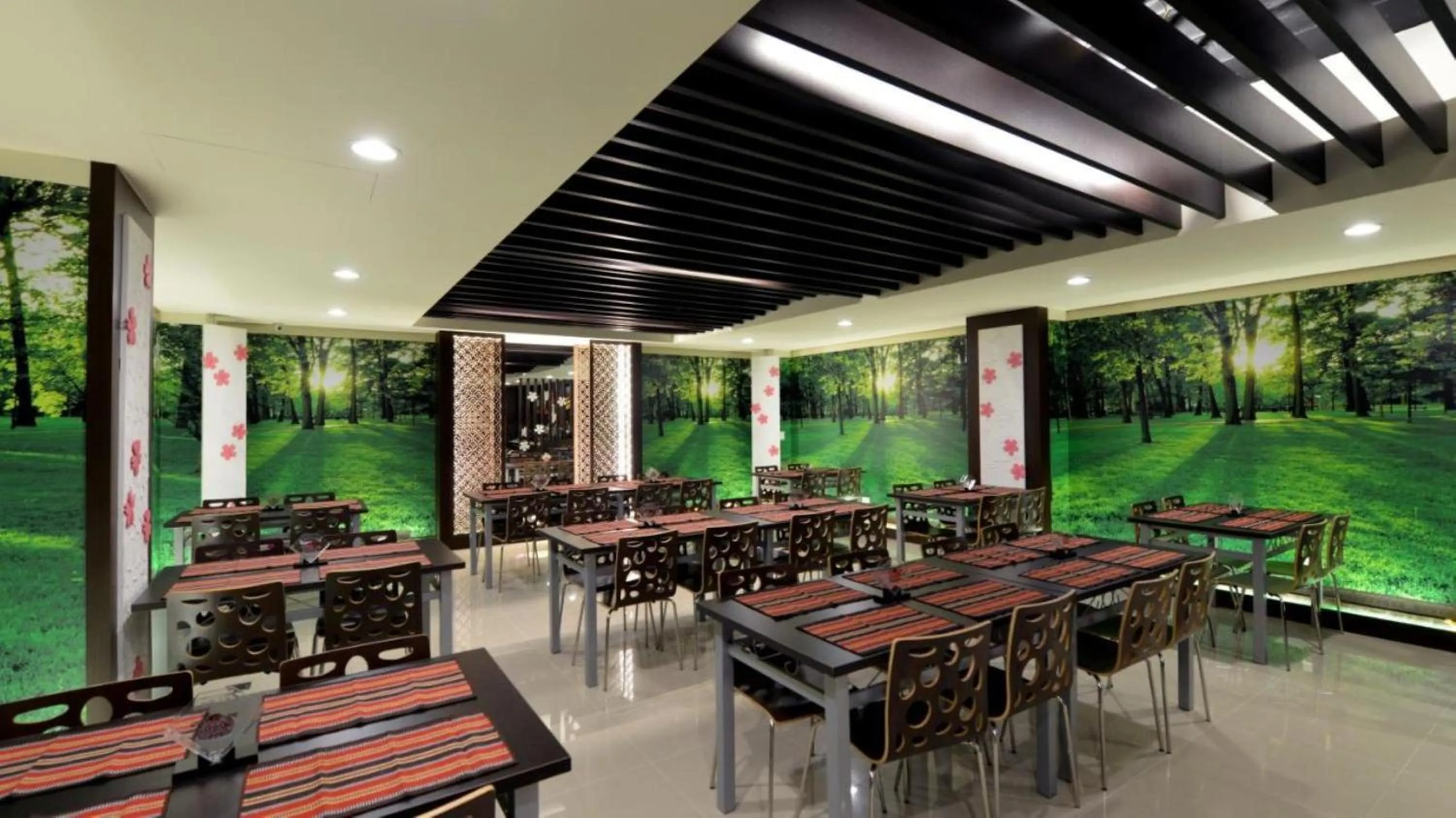 Restaurant/places to eat in Cherry Feast Resort