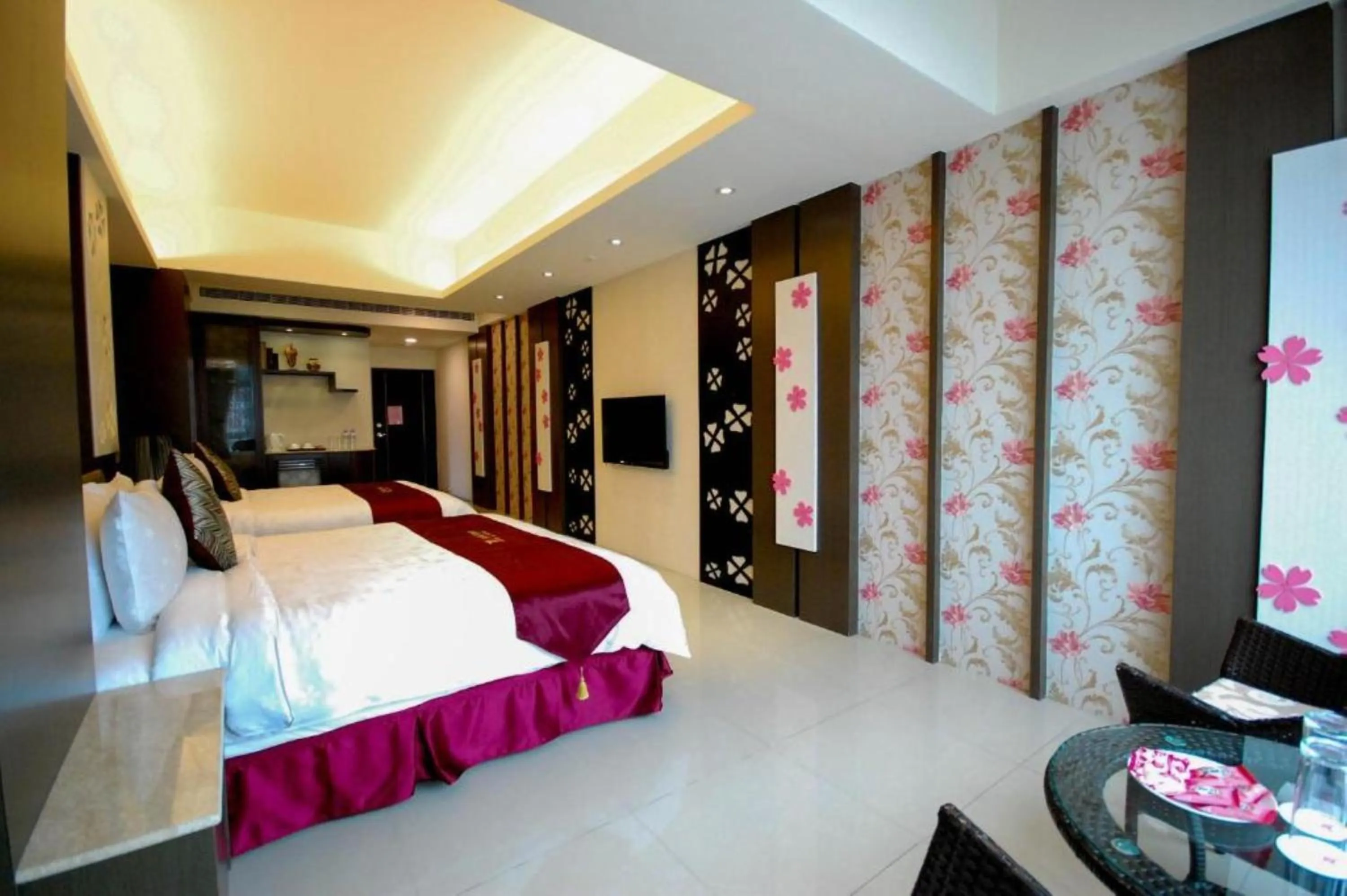 Photo of the whole room, Bed in Cherry Feast Resort