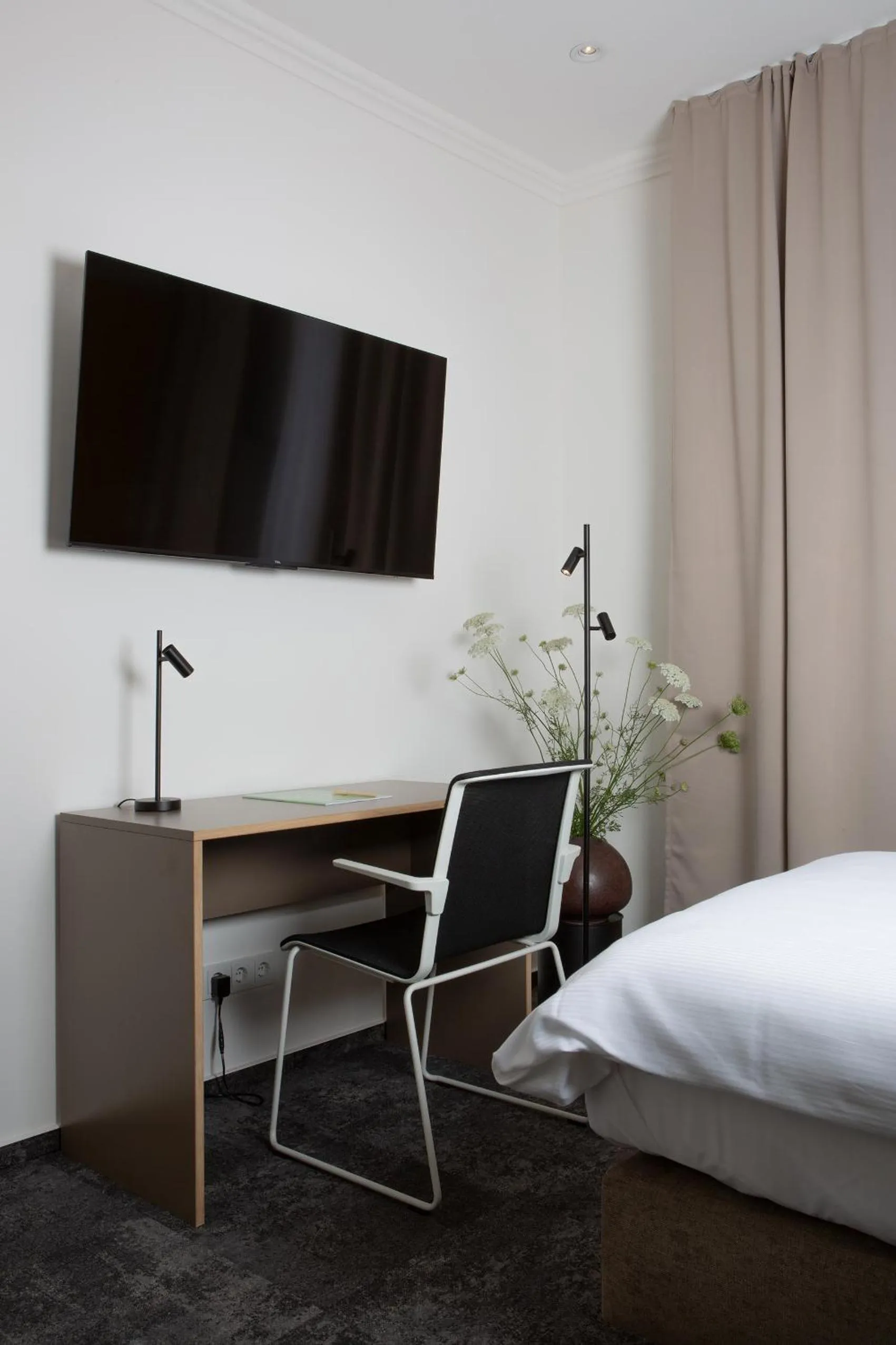 TV and multimedia, Bed in Hotel Kredell