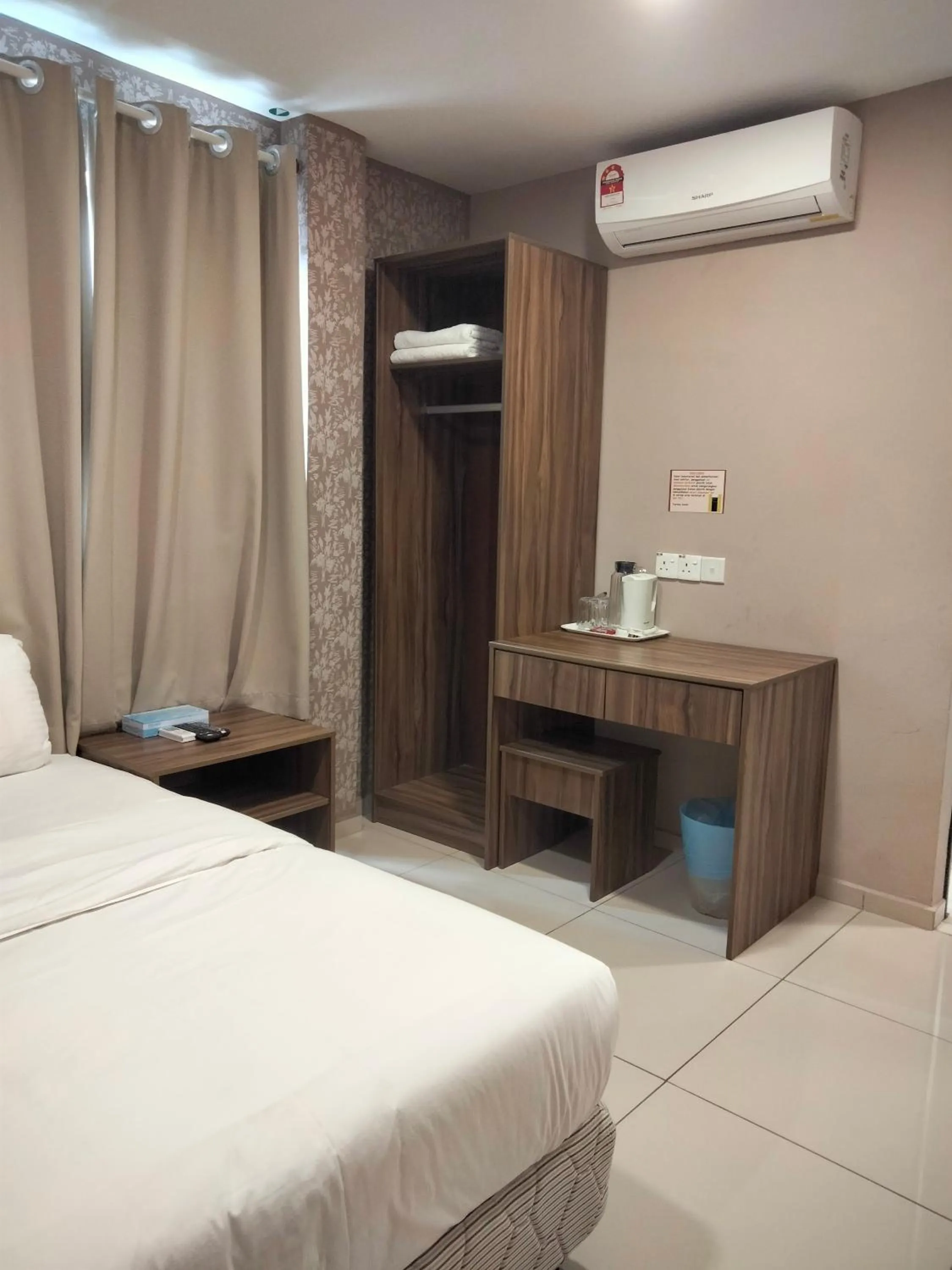 Bedroom, Bed in Hotel Jelai @ Raub, Pahang