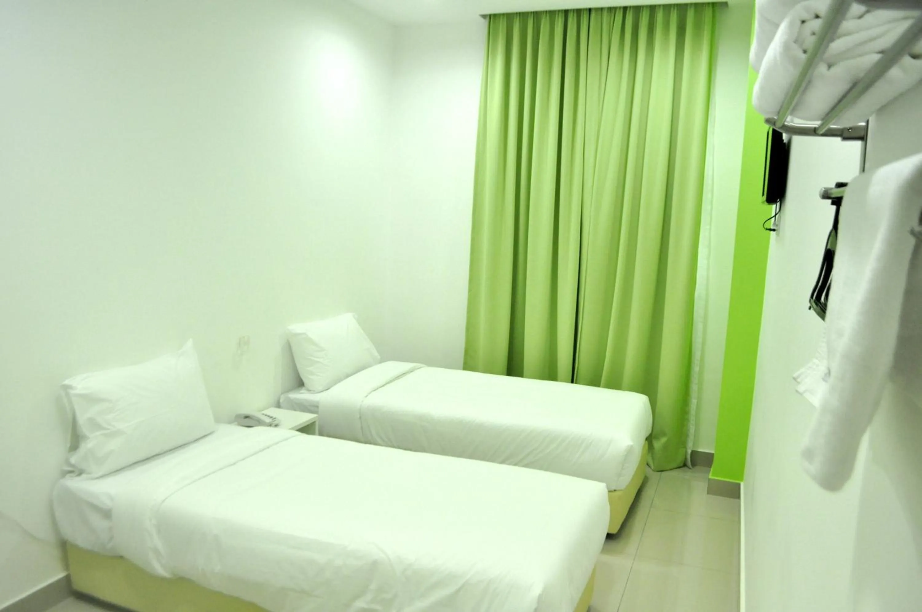 Bed in YY48 Hotel 2 Mins Walk From Masjid Jamek LRT Station