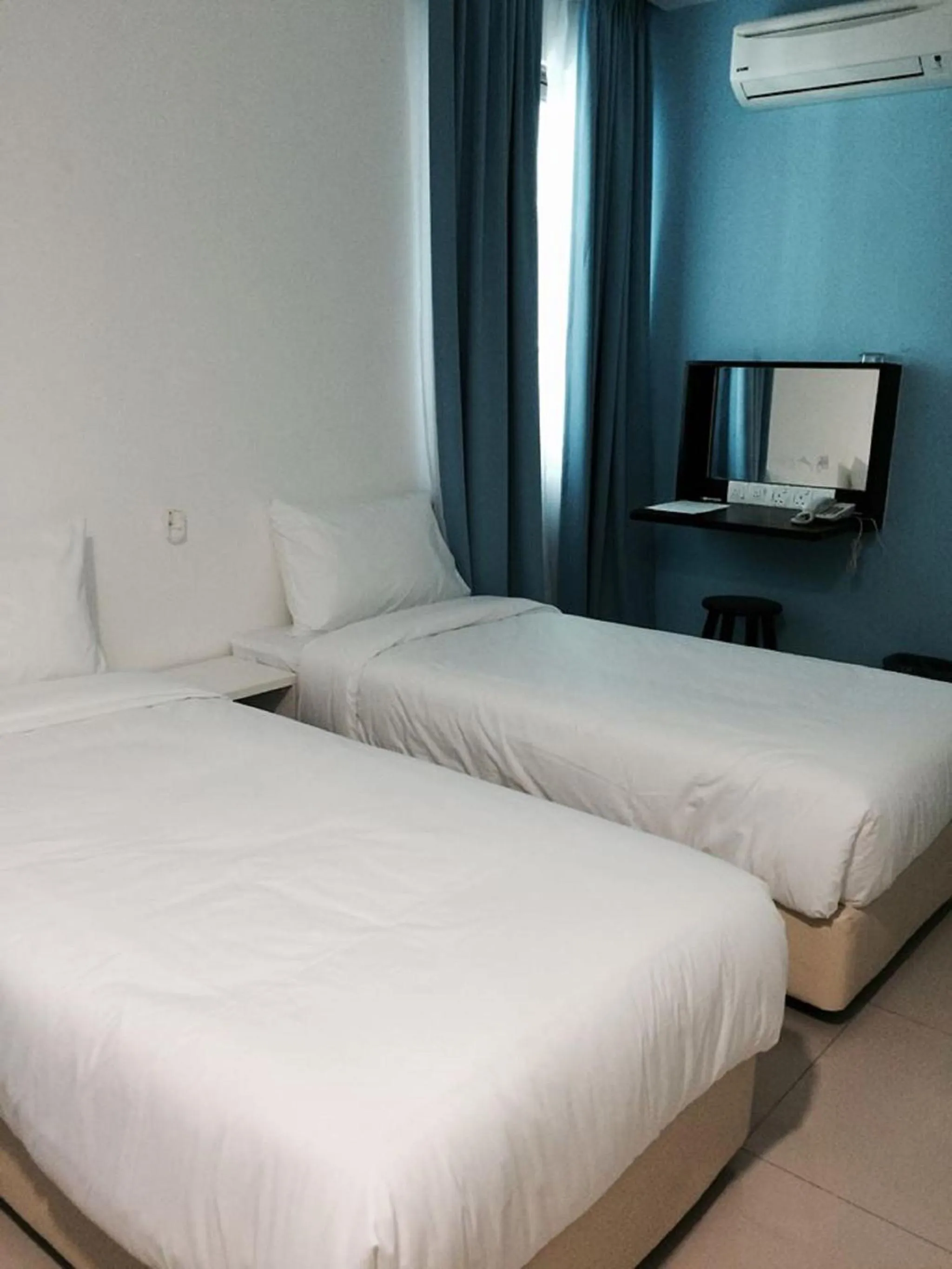 Bed in YY48 Hotel 2 Mins Walk From Masjid Jamek LRT Station