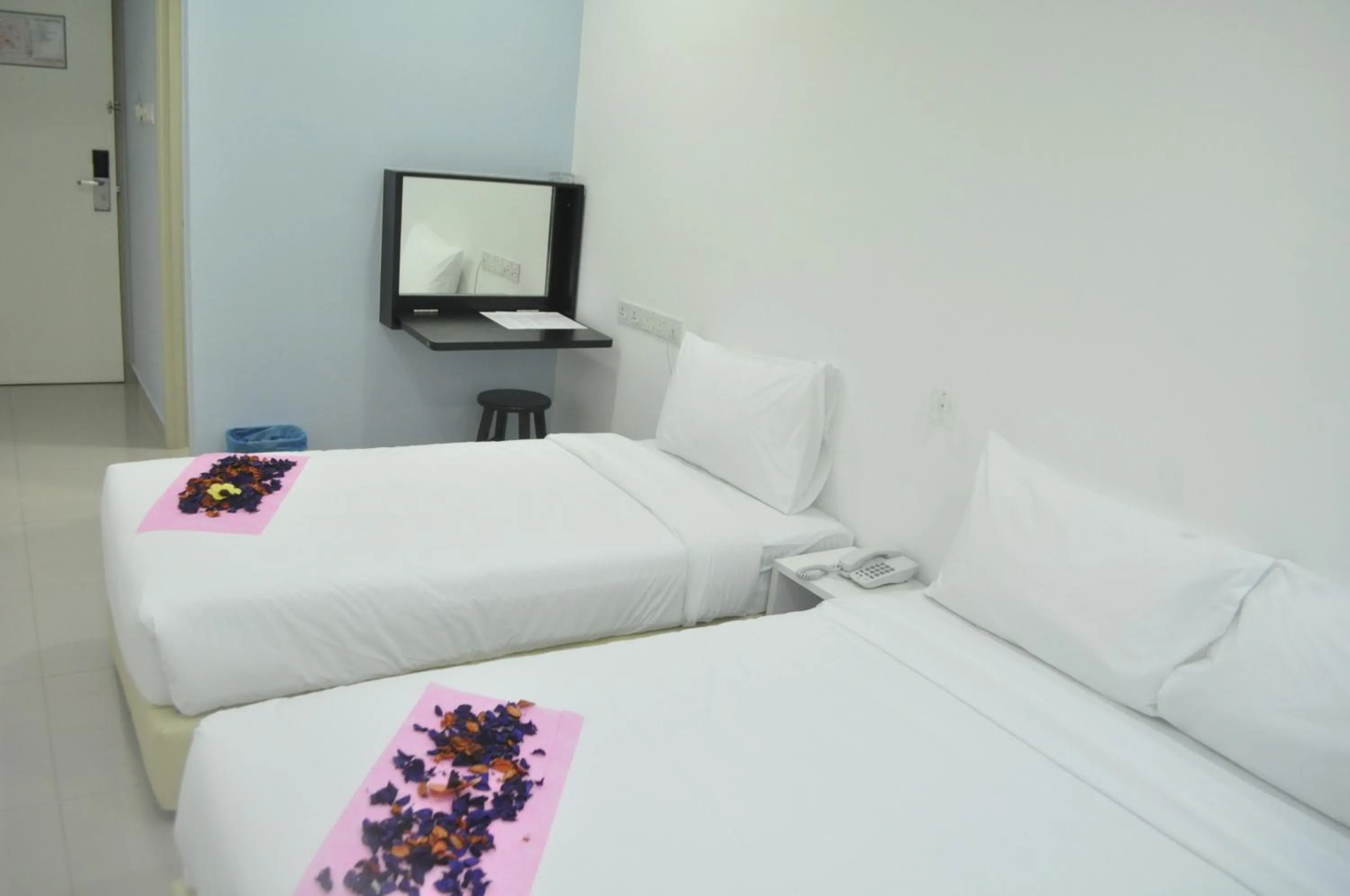 Bed in YY48 Hotel 2 Mins Walk From Masjid Jamek LRT Station
