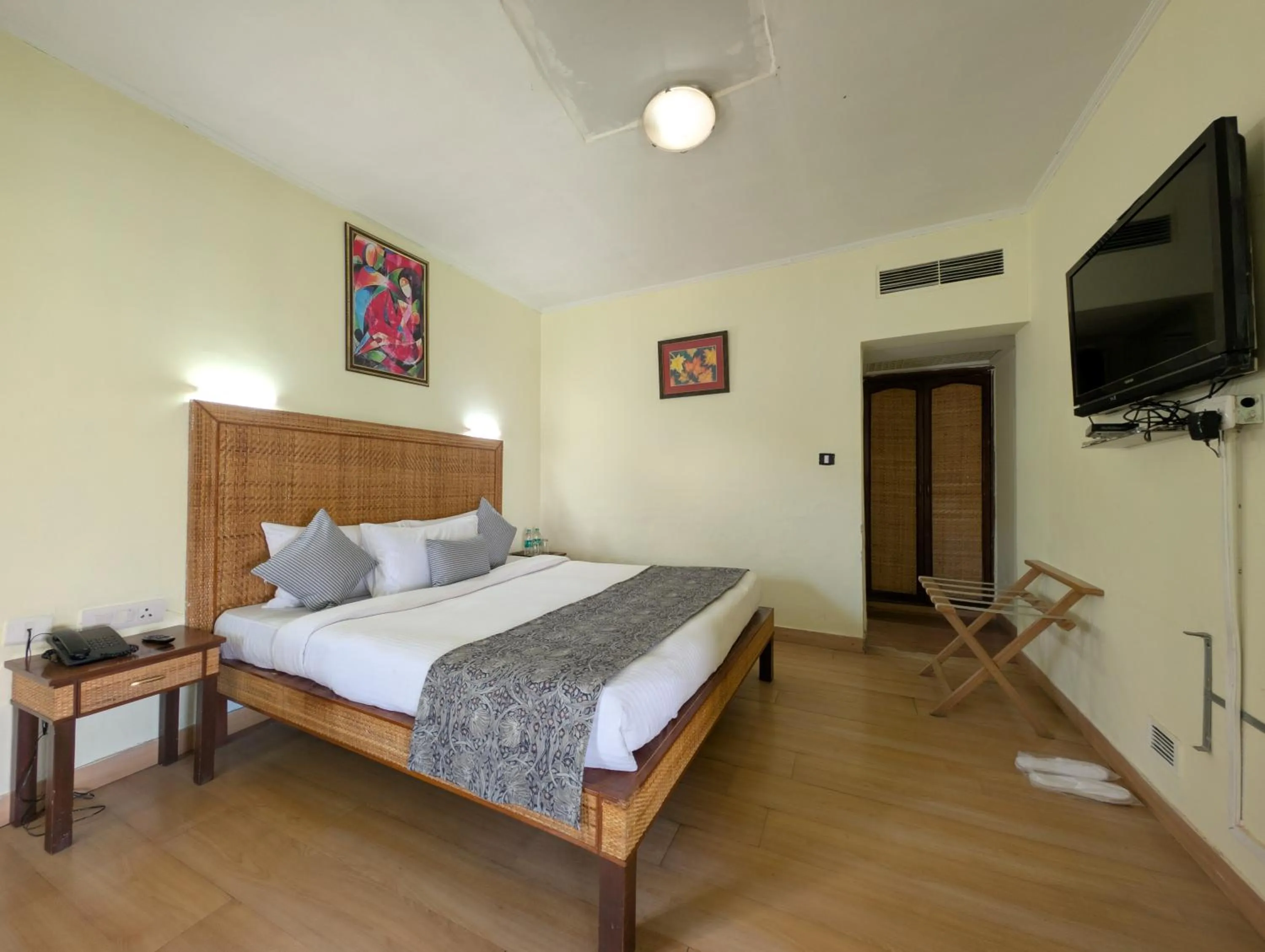 Bedroom, Bed in Kufri Heritage Resort & Spa