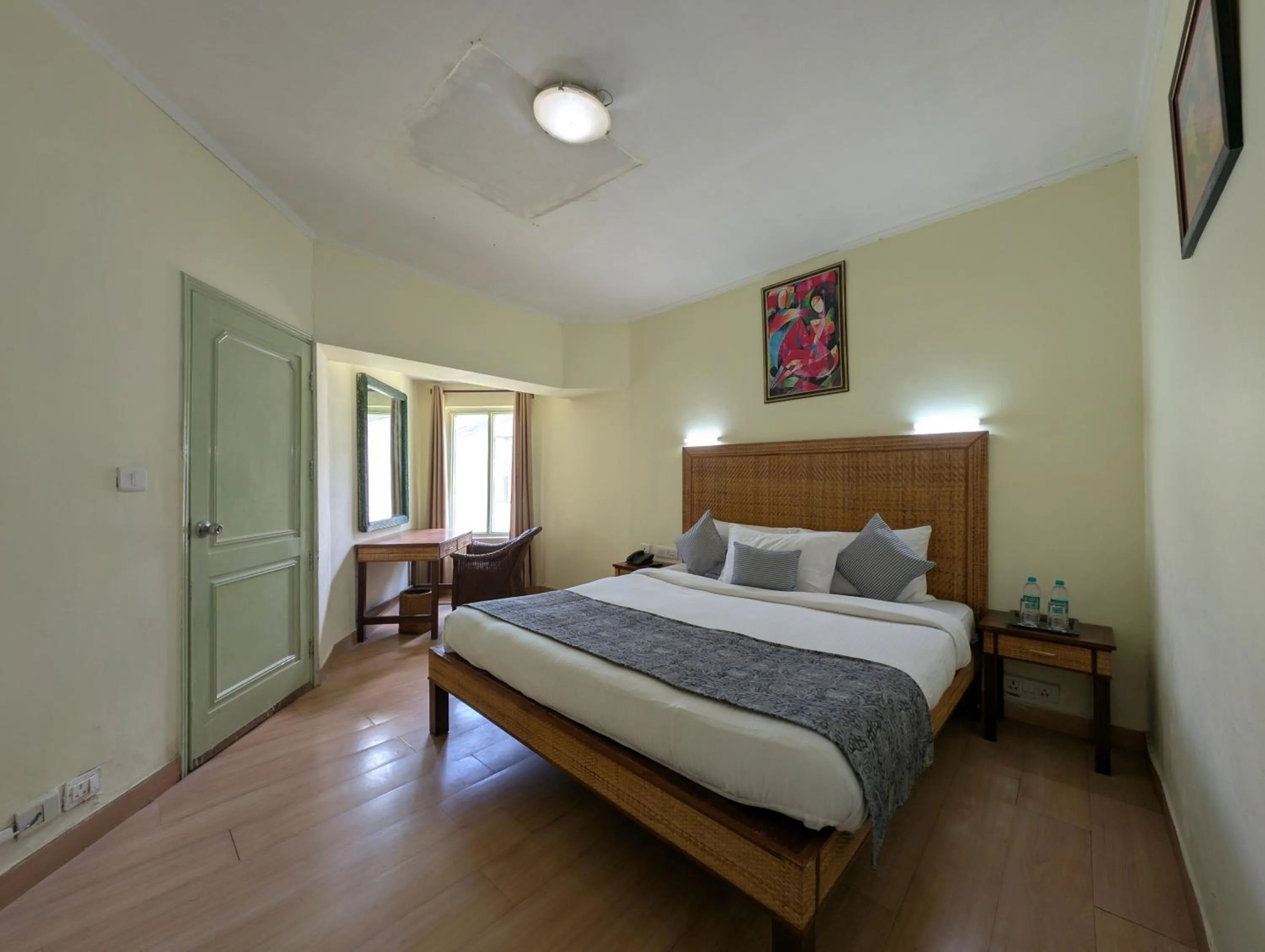 Bed in Kufri Heritage Resort & Spa