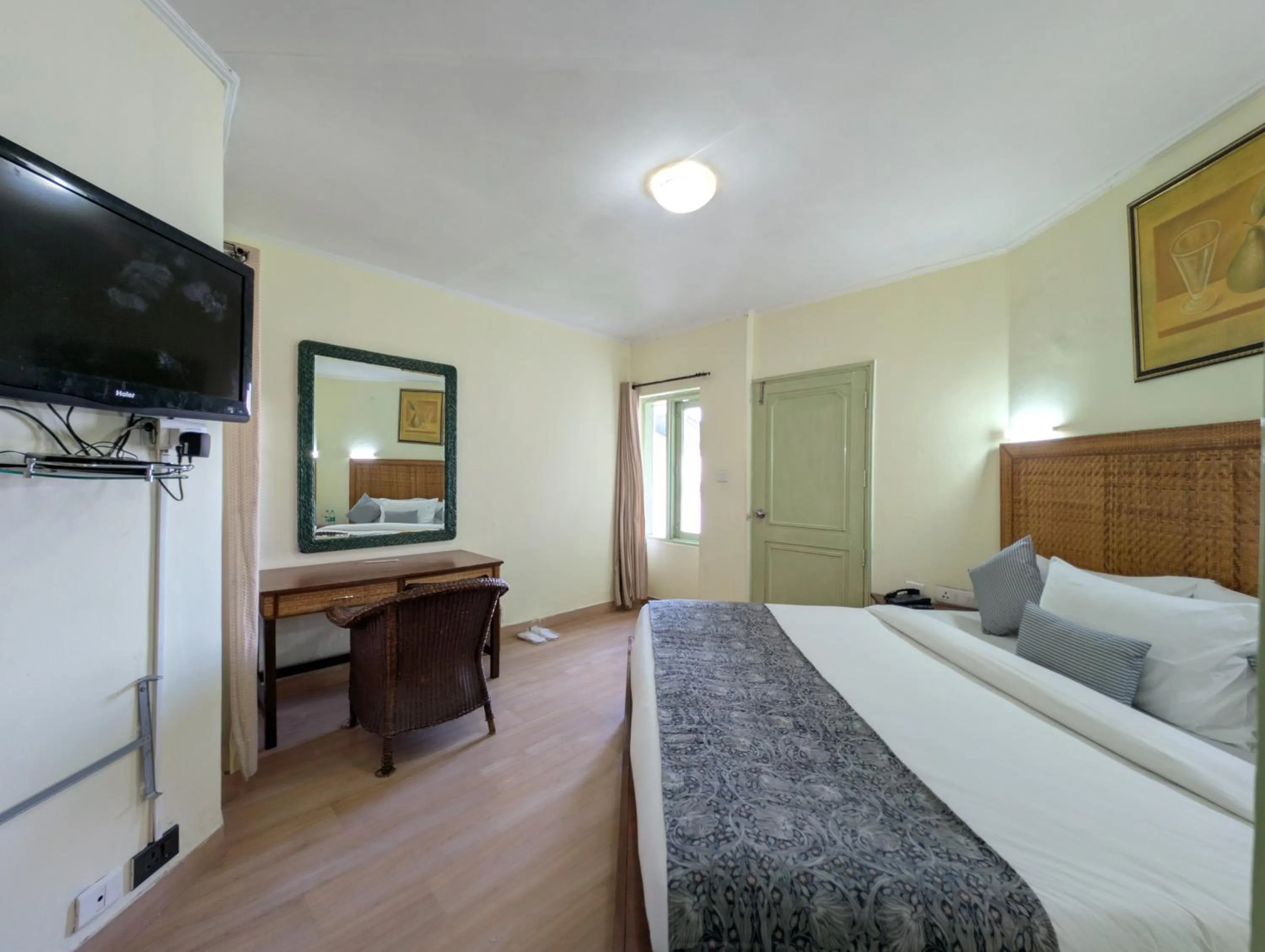 Bed in Kufri Heritage Resort & Spa