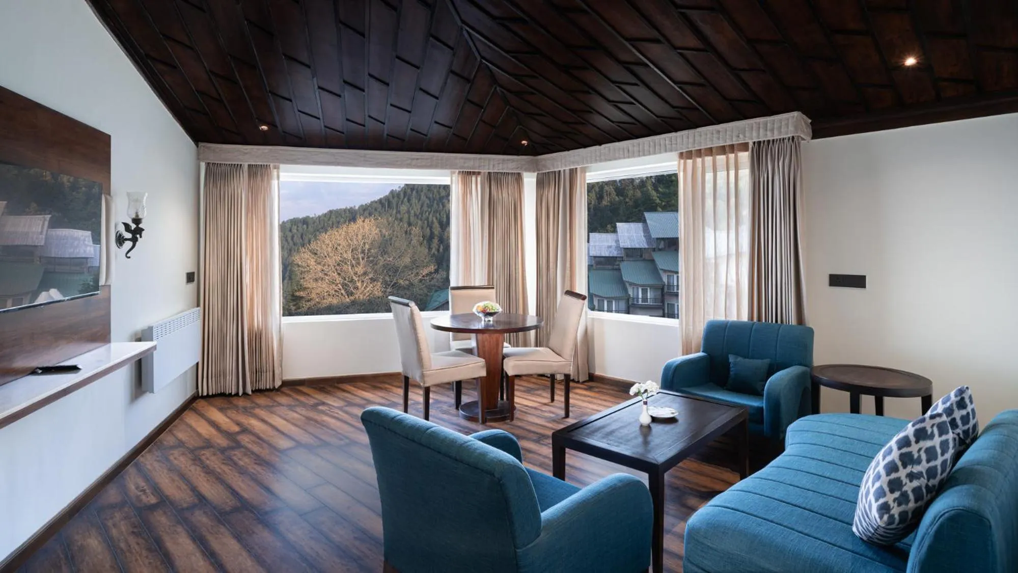 Seating area in Kufri Heritage Resort & Spa