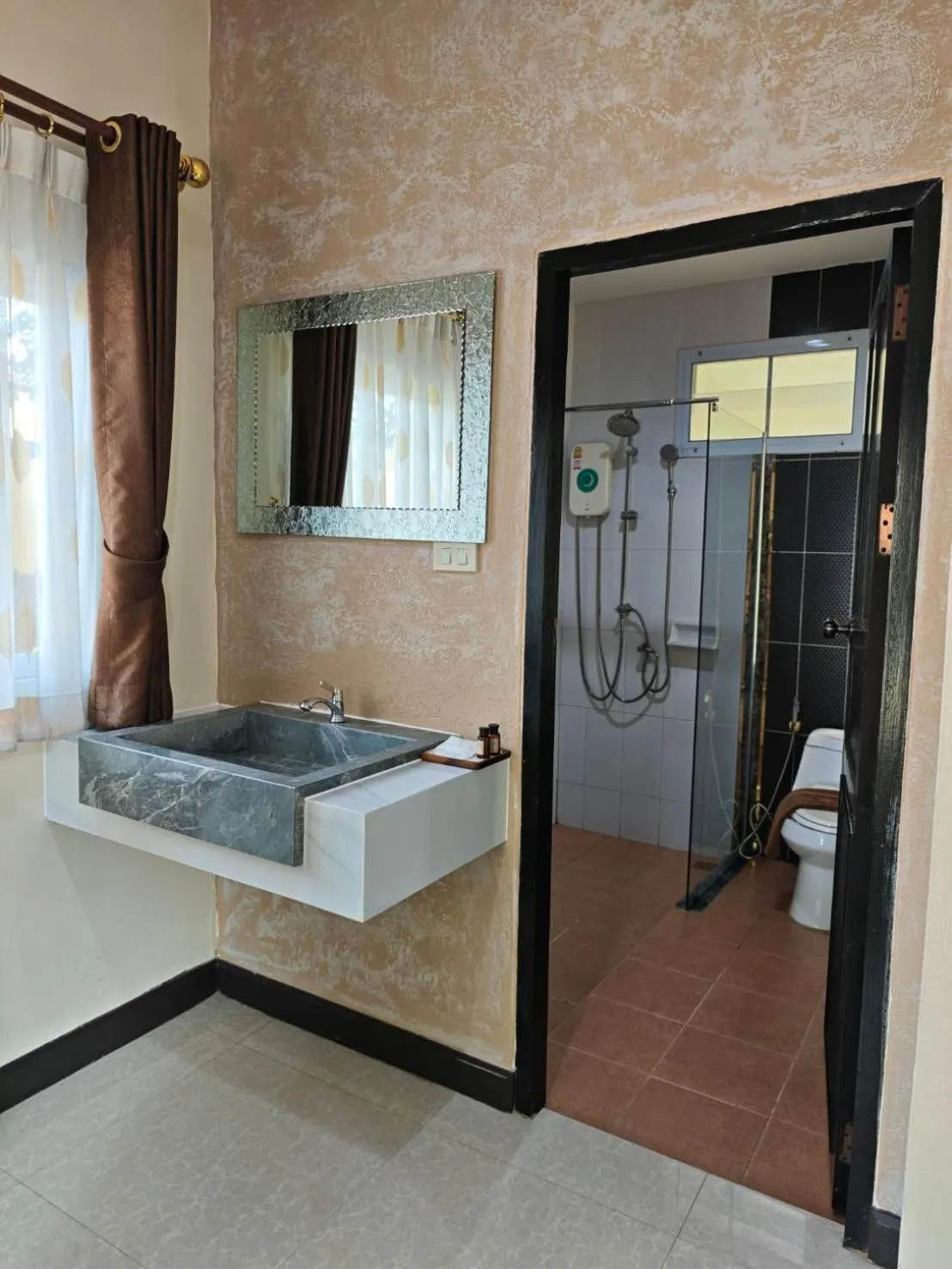 Property building, Bed in Park & Pool Resort