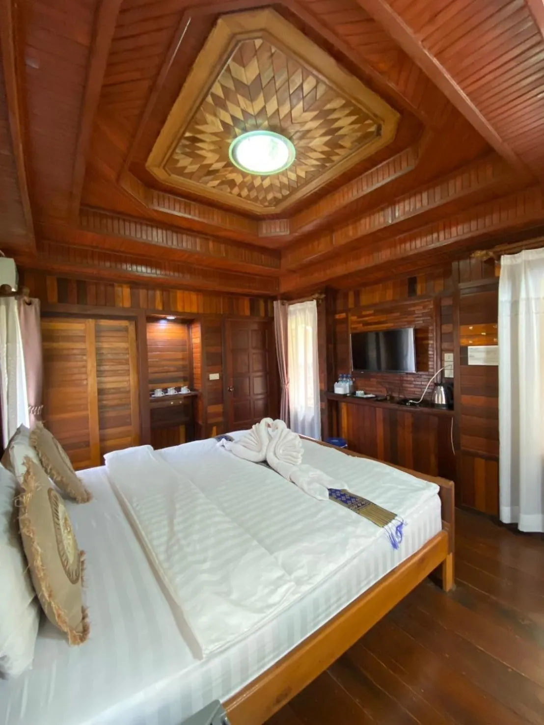 Property building, Bed in Park & Pool Resort