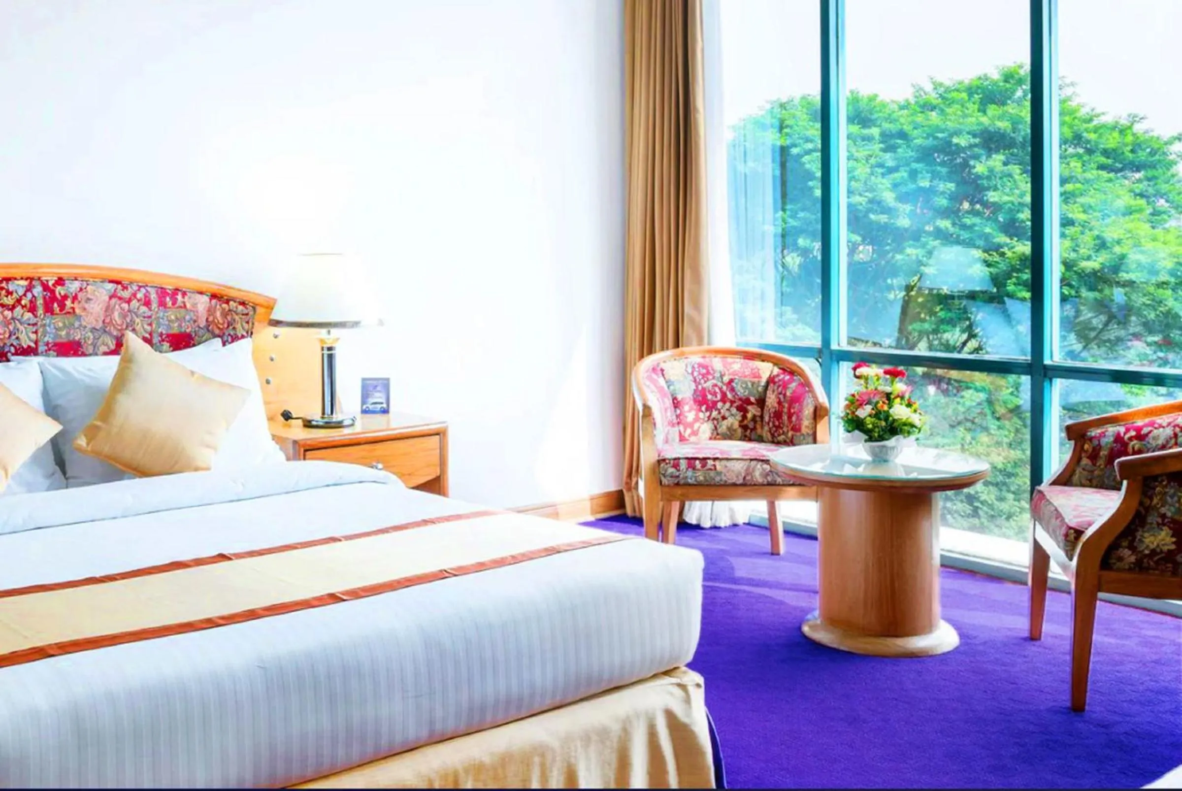 Bed in HOTEL LAKE CASTLE - Parkview