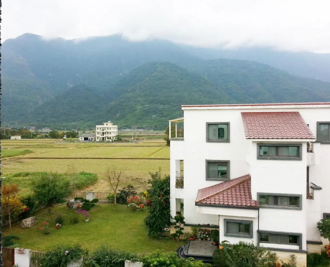 Property building in Slow Fly B&B