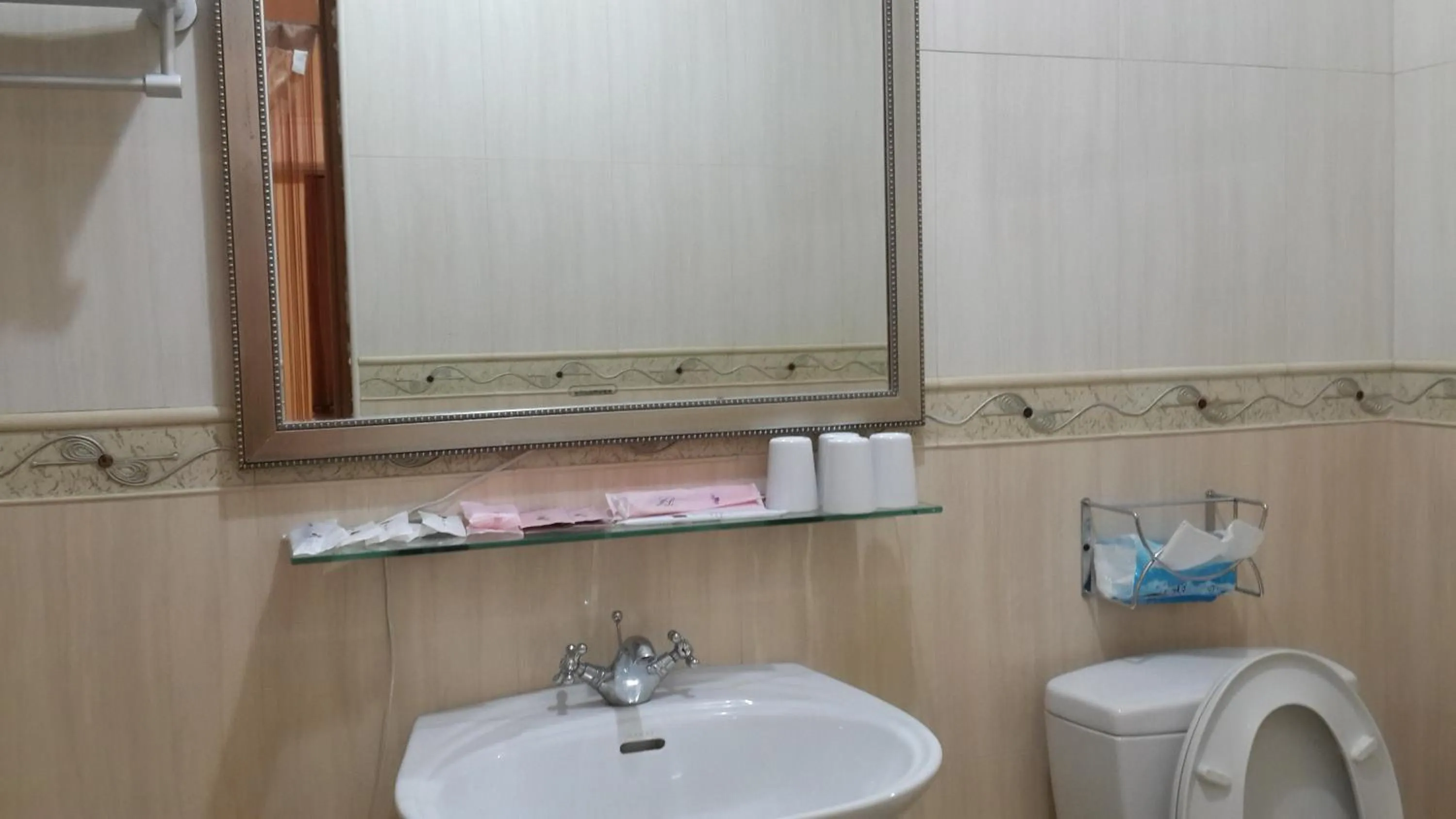 Bathroom in Slow Fly B&B