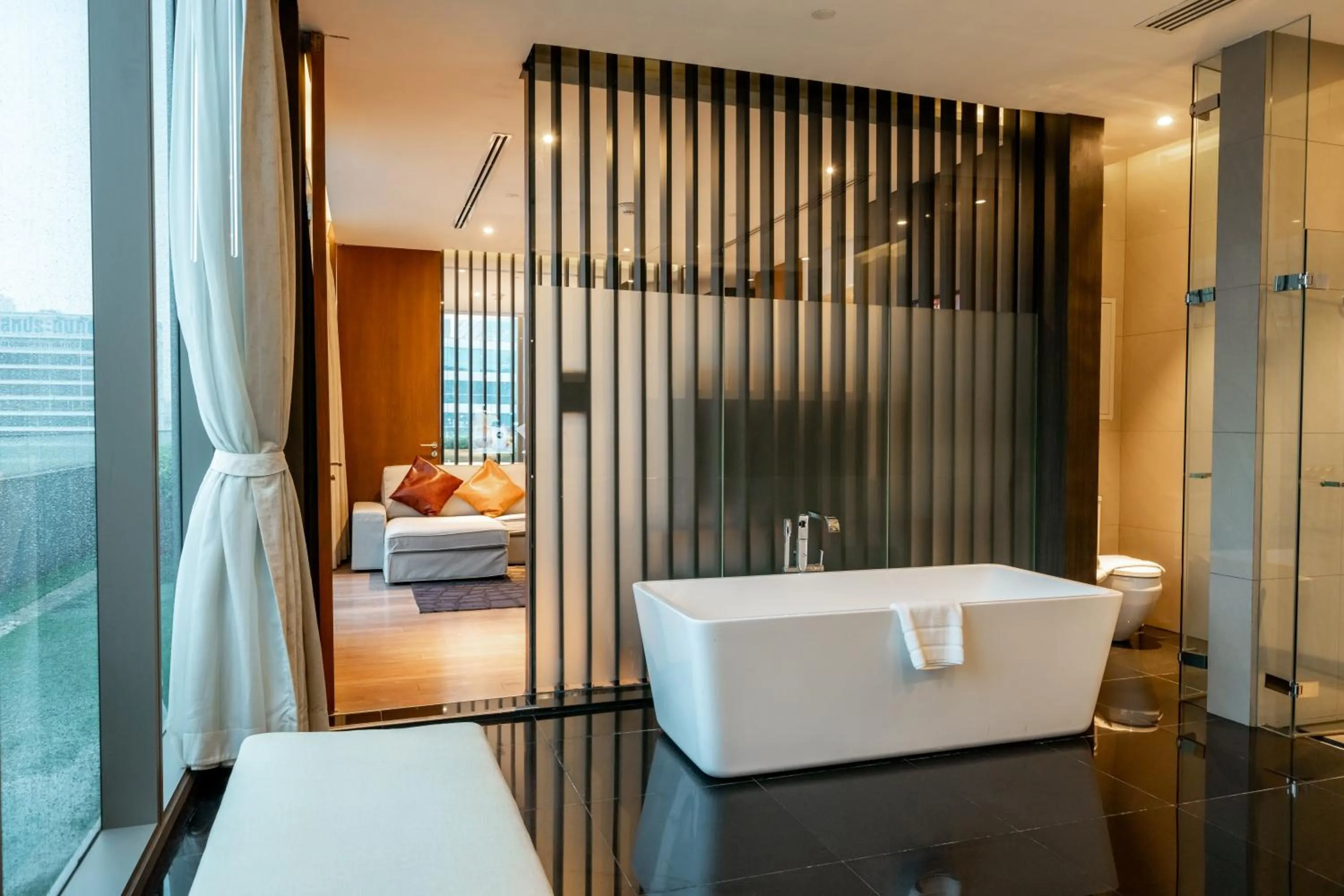 Bathroom, Bed in Amara Bangkok Hotel