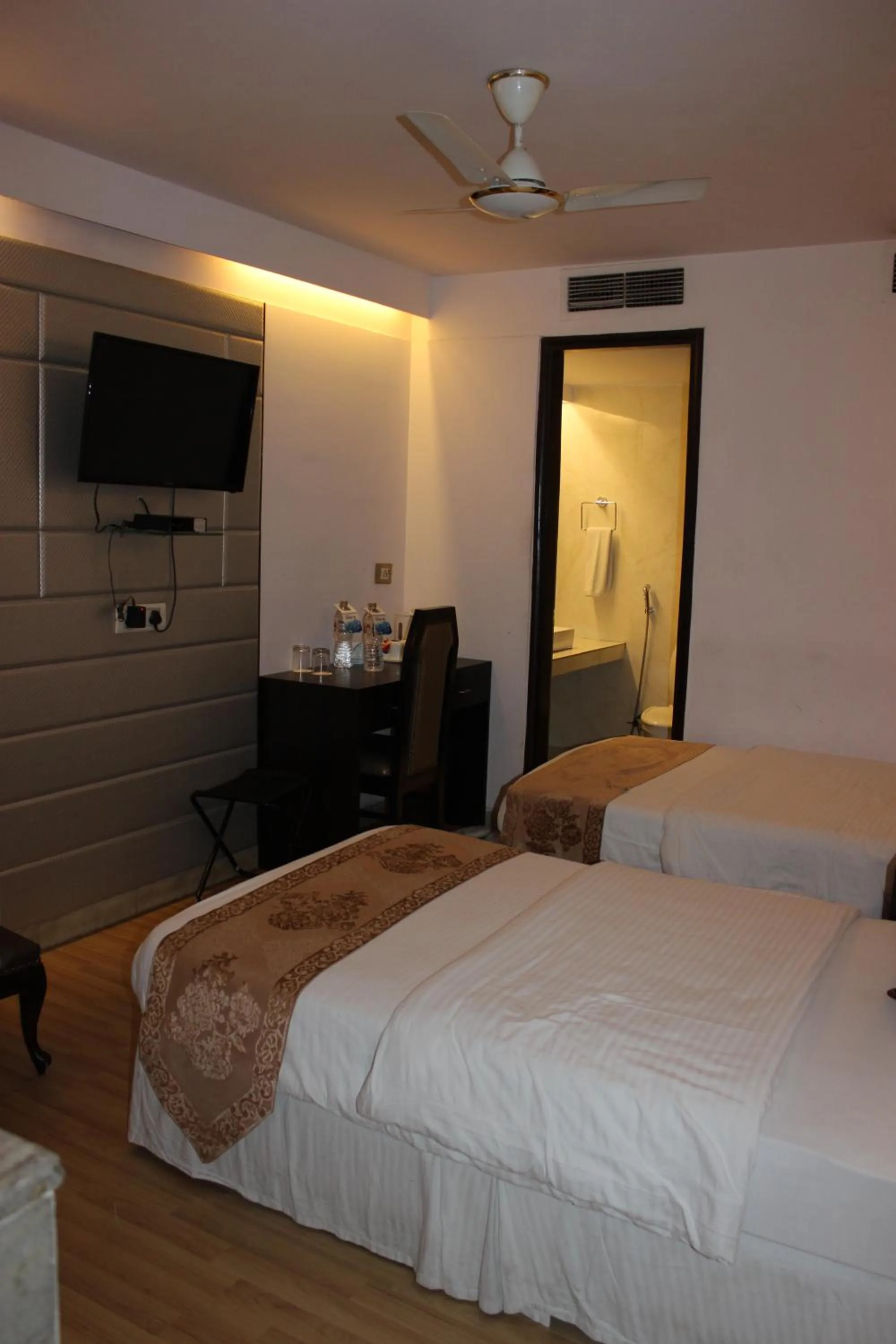 Bed in Hotel Jukaso Inn Down Town