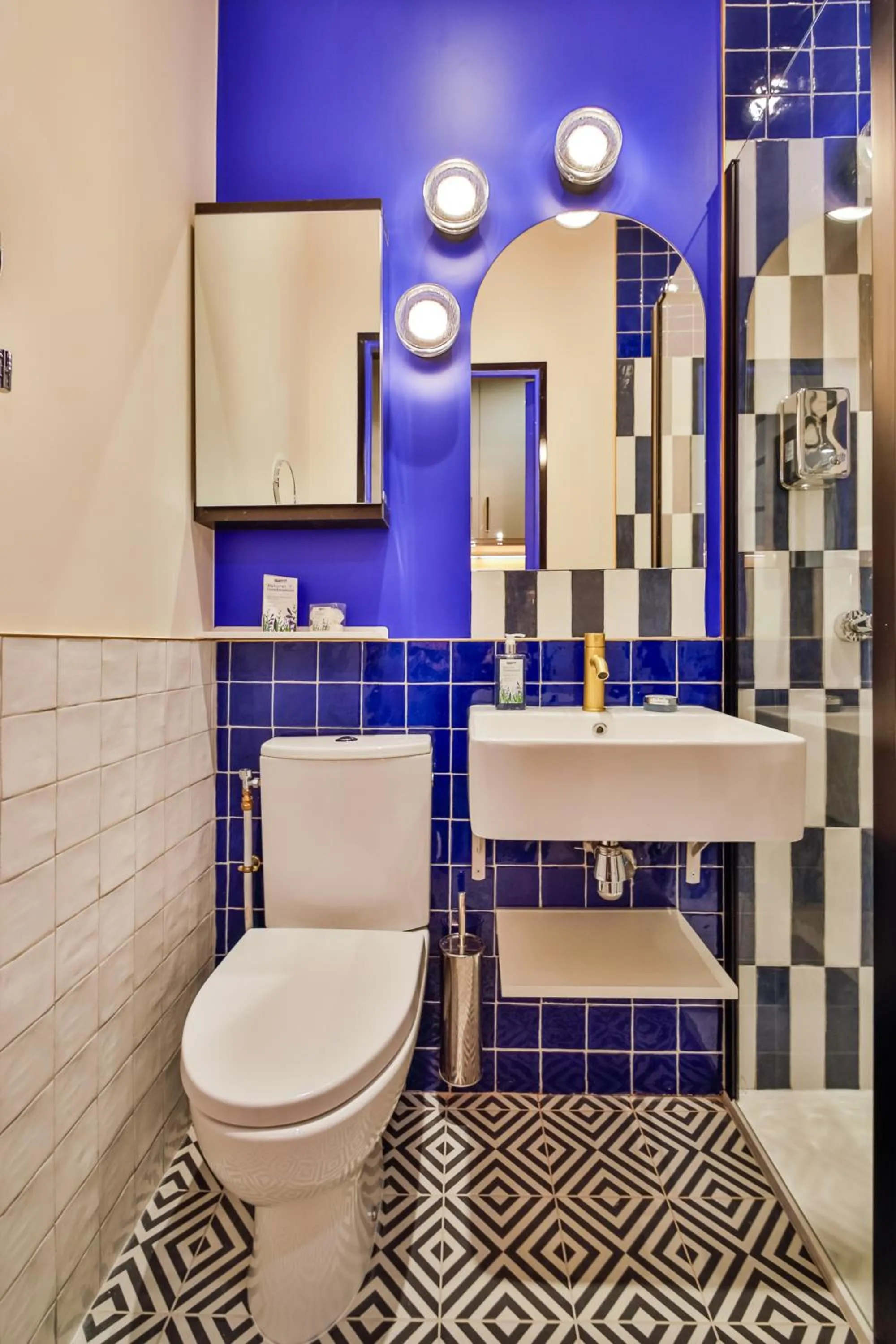 Shower in WS Opéra - Edimbourg