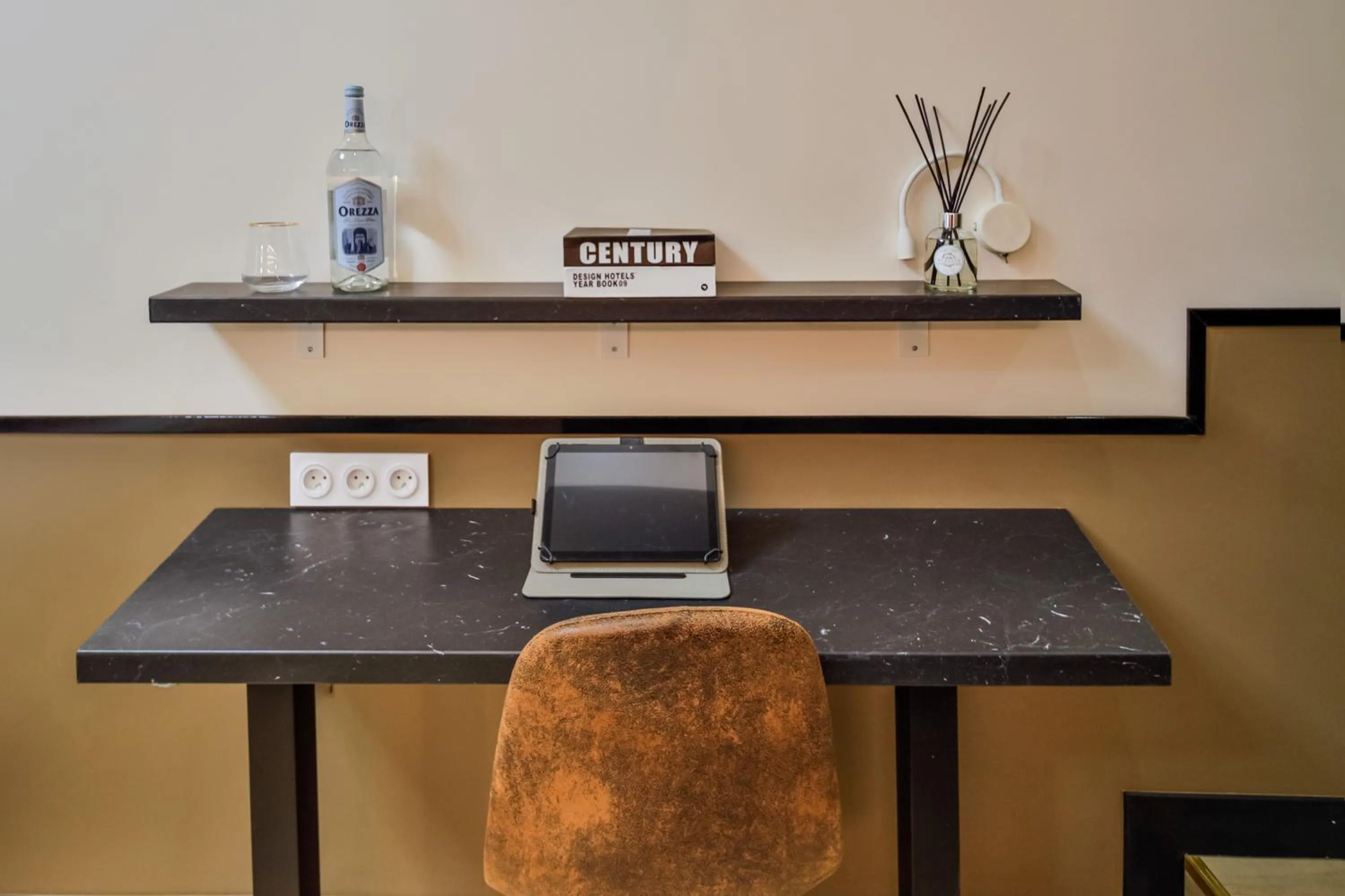 Seating area in WS Opéra - Edimbourg