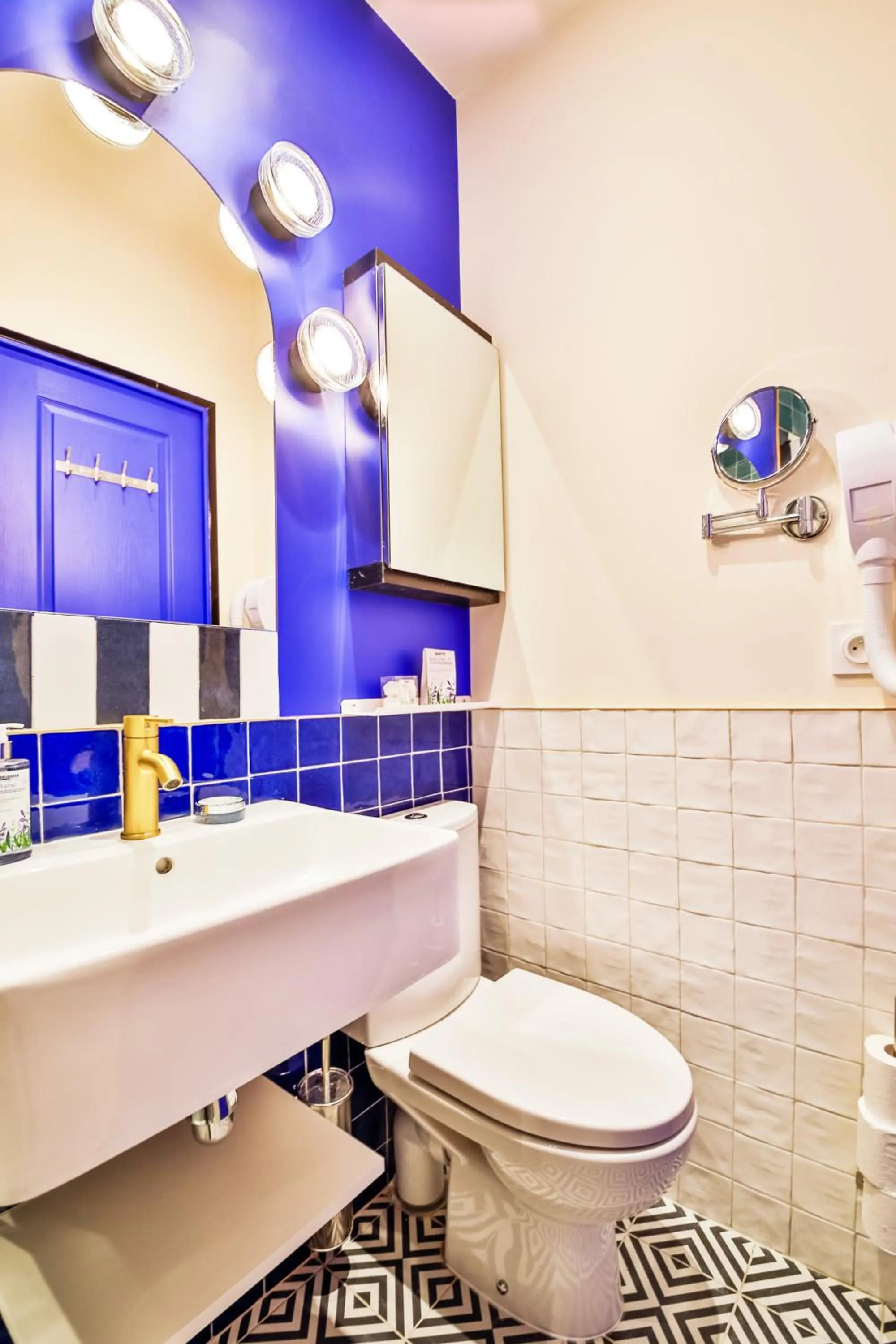 Toilet in WS Opéra - Edimbourg