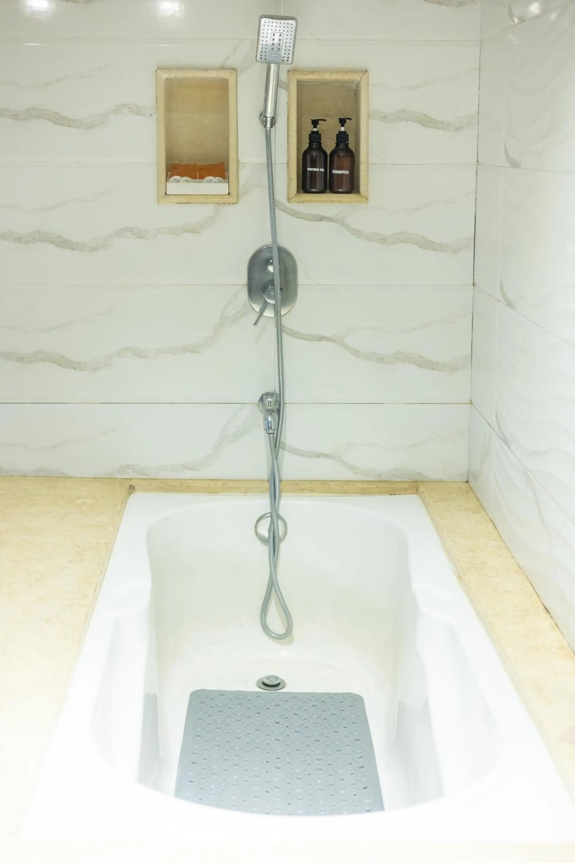 Bathroom in Hotel Marshyangdi