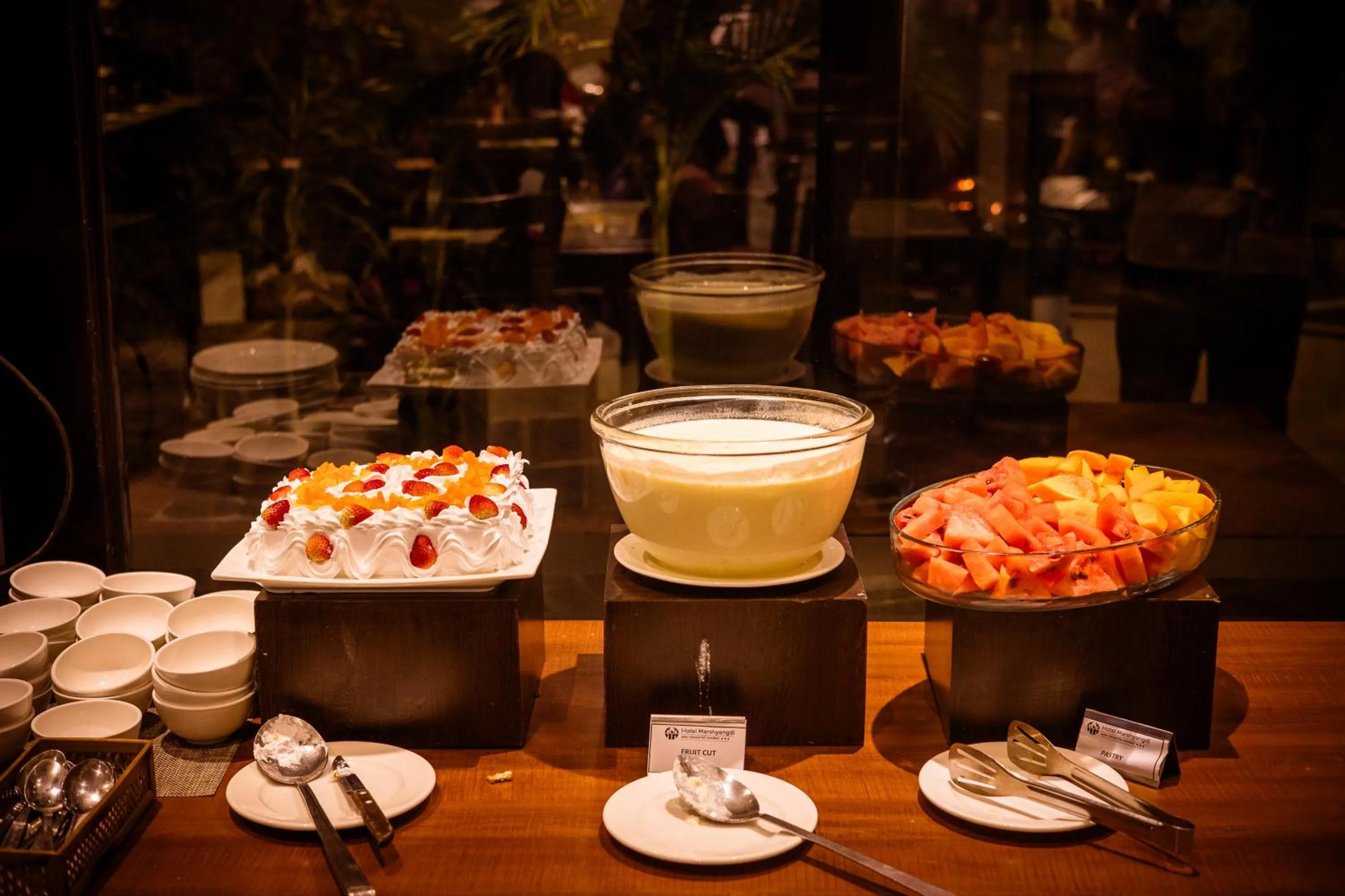 Food and drinks in Hotel Marshyangdi