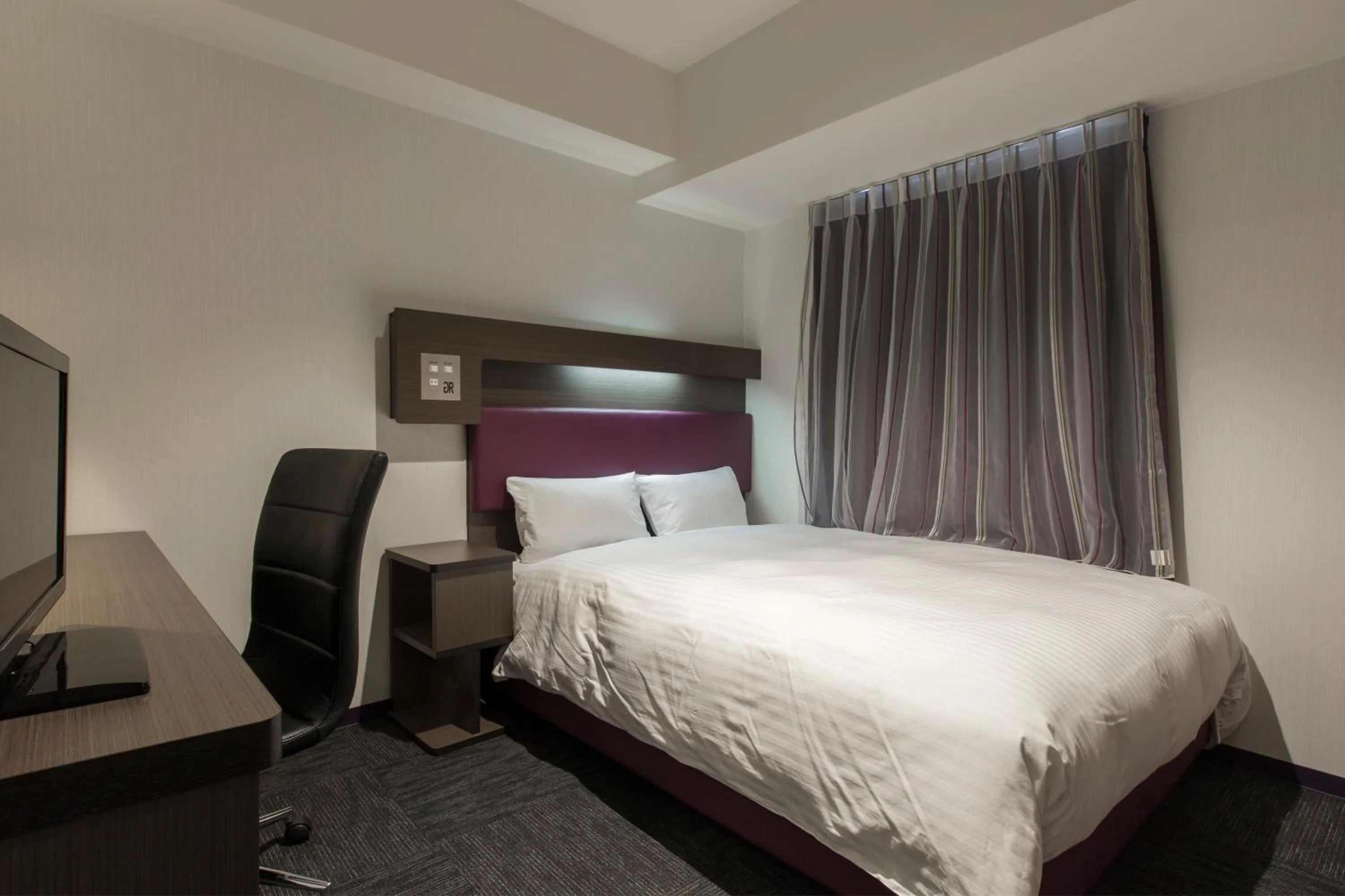 Bed in Green Rich Hotel Izumo (Artificial hot spring Futamata Yunohana)