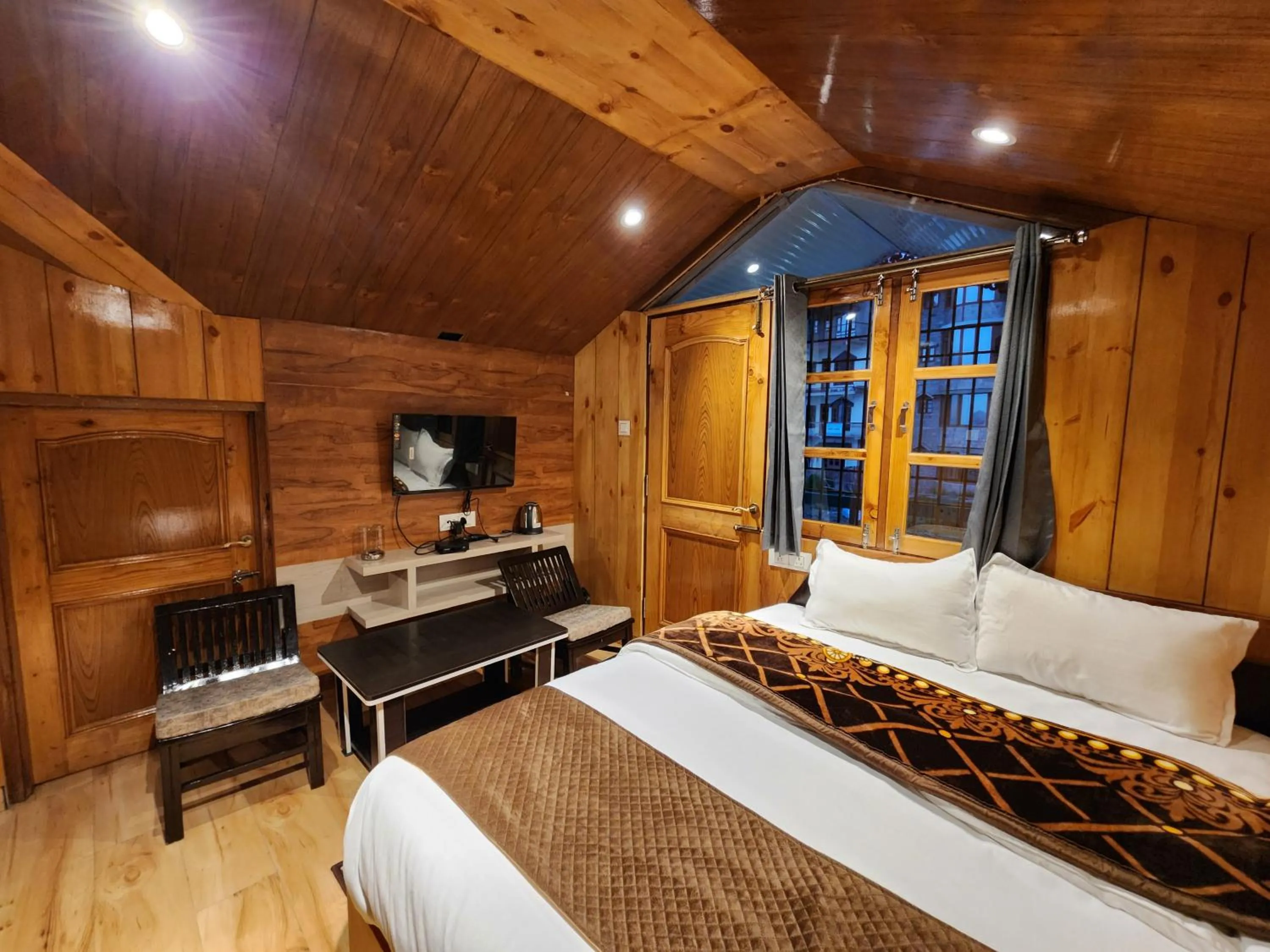 Bed in Hotel Ranveer Palace