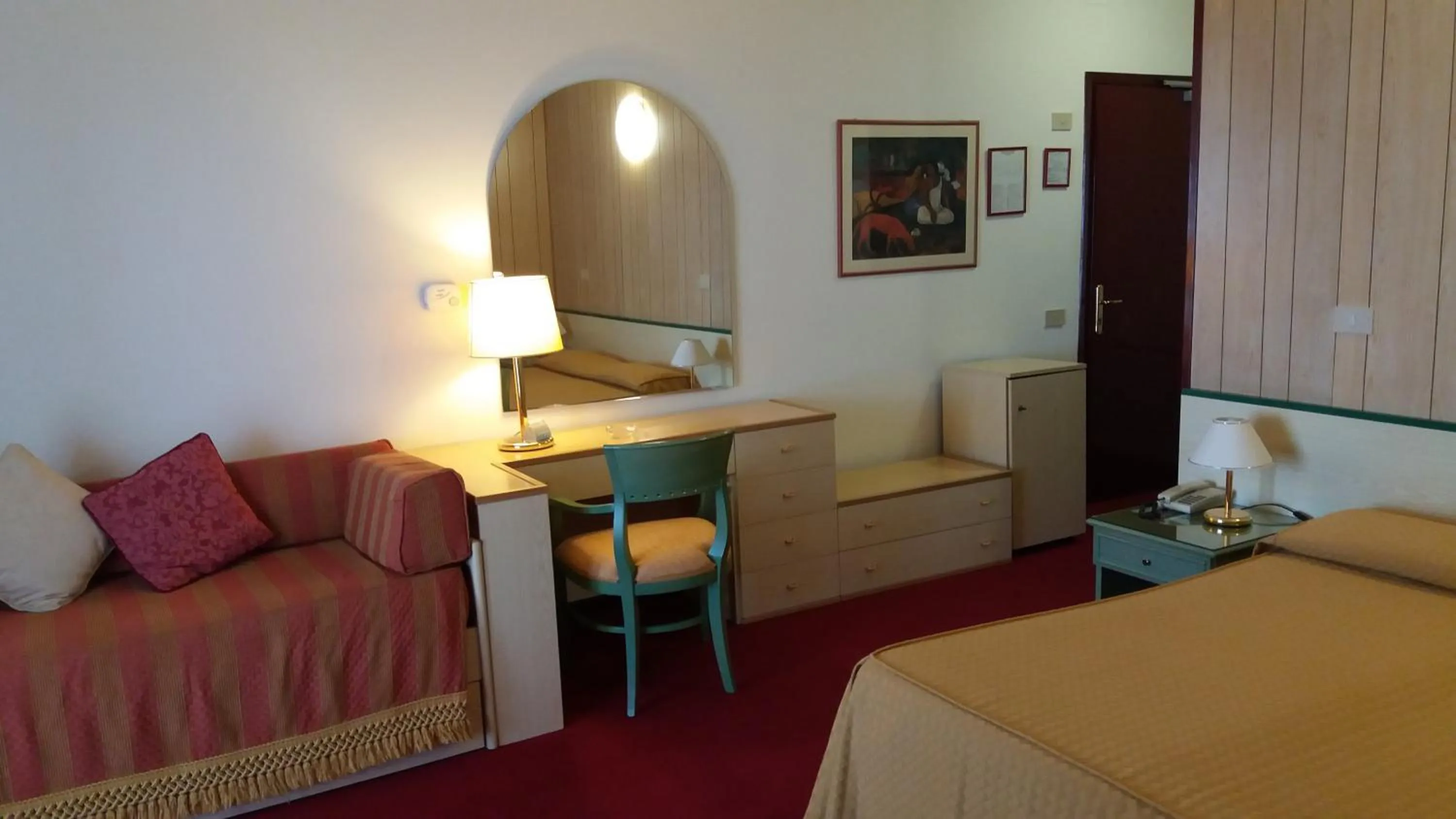 Photo of the whole room, Bed in Hotel Majestic