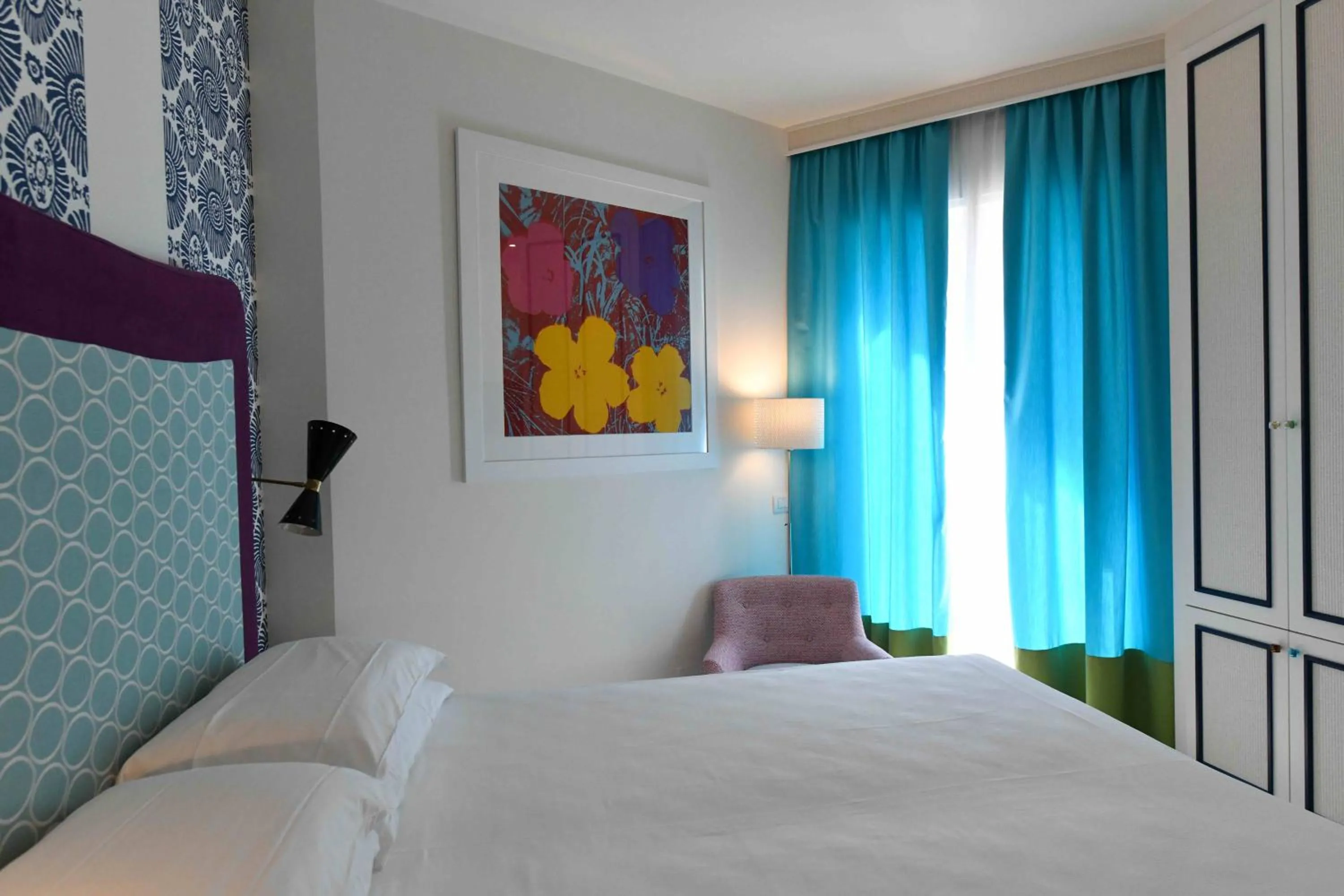 View (from property/room), Bed in Hotel Majestic