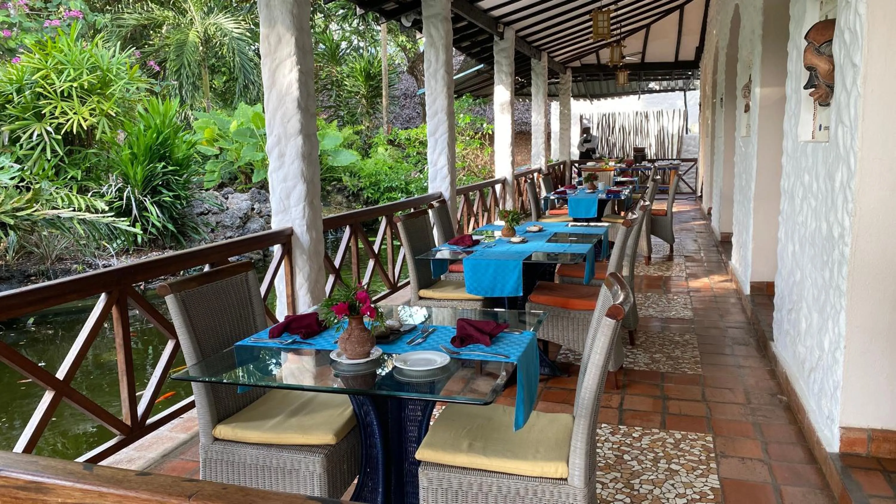 Restaurant/places to eat in Pinewood Beach Resort and Spa