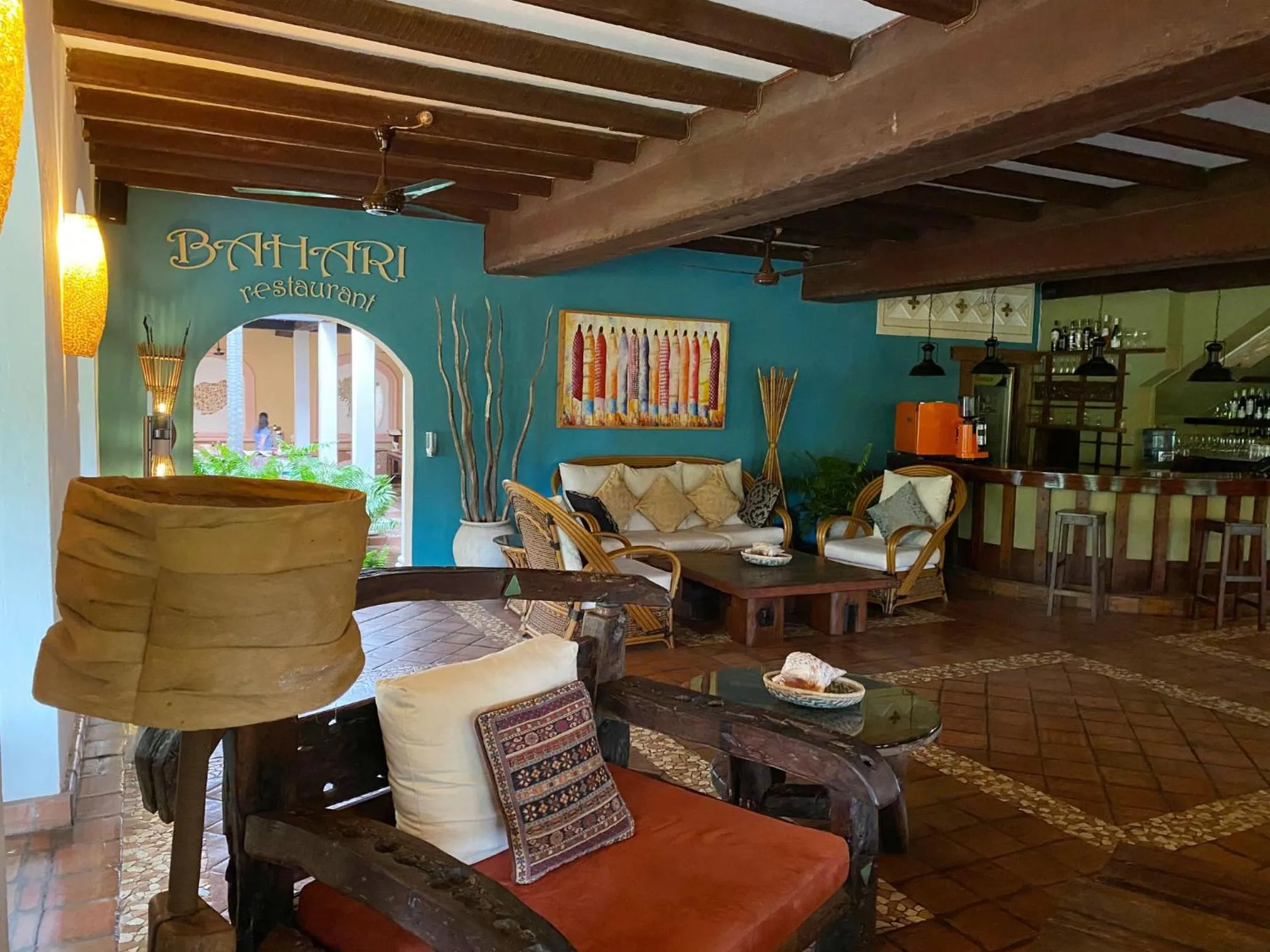 Restaurant/places to eat in Pinewood Beach Resort and Spa