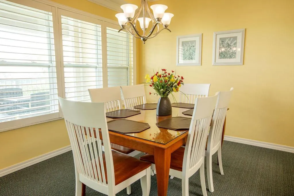Dining area in Palace View Heights by Spinnaker