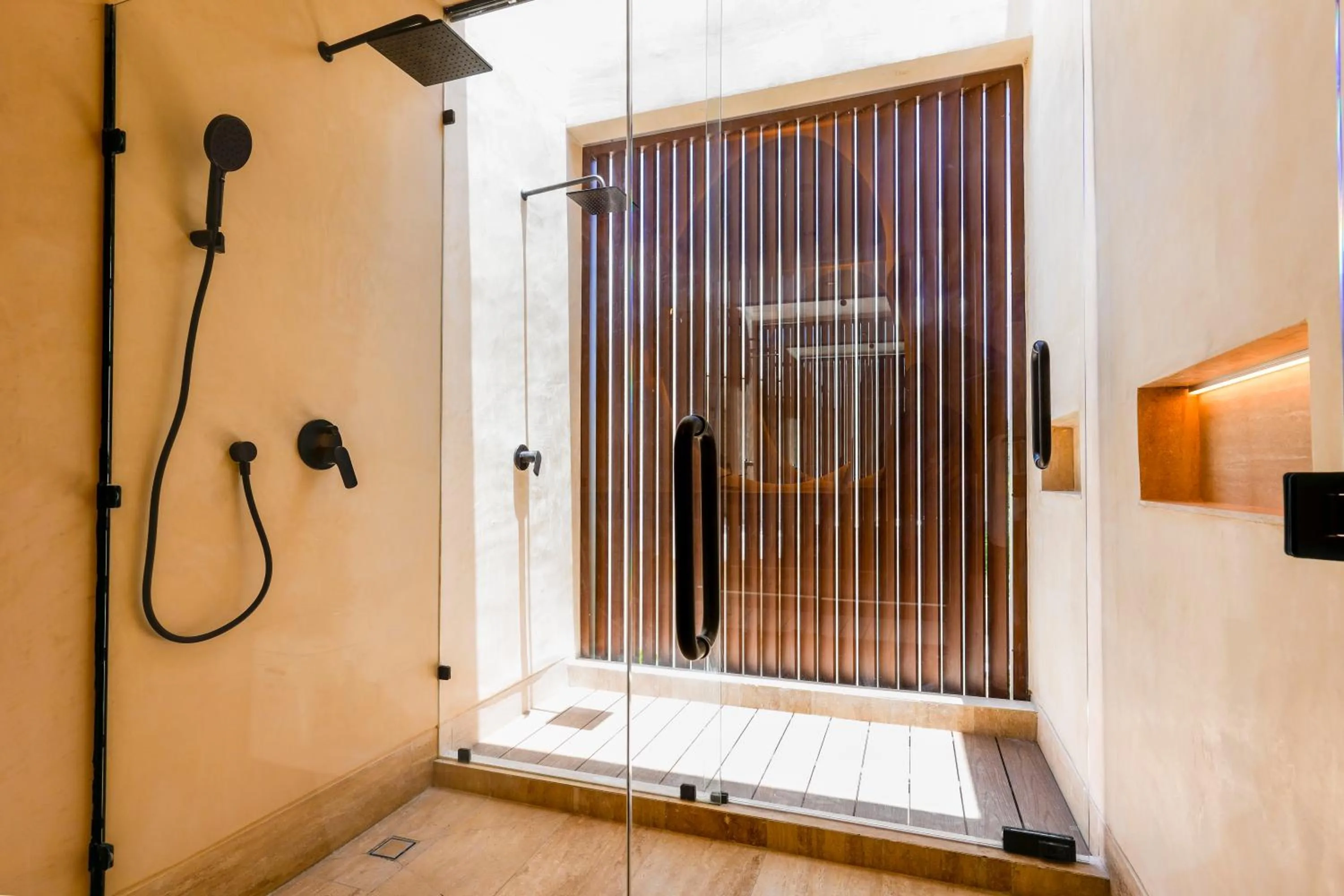 Shower in Trobbu Boutique Collection Tulum - All inclusive