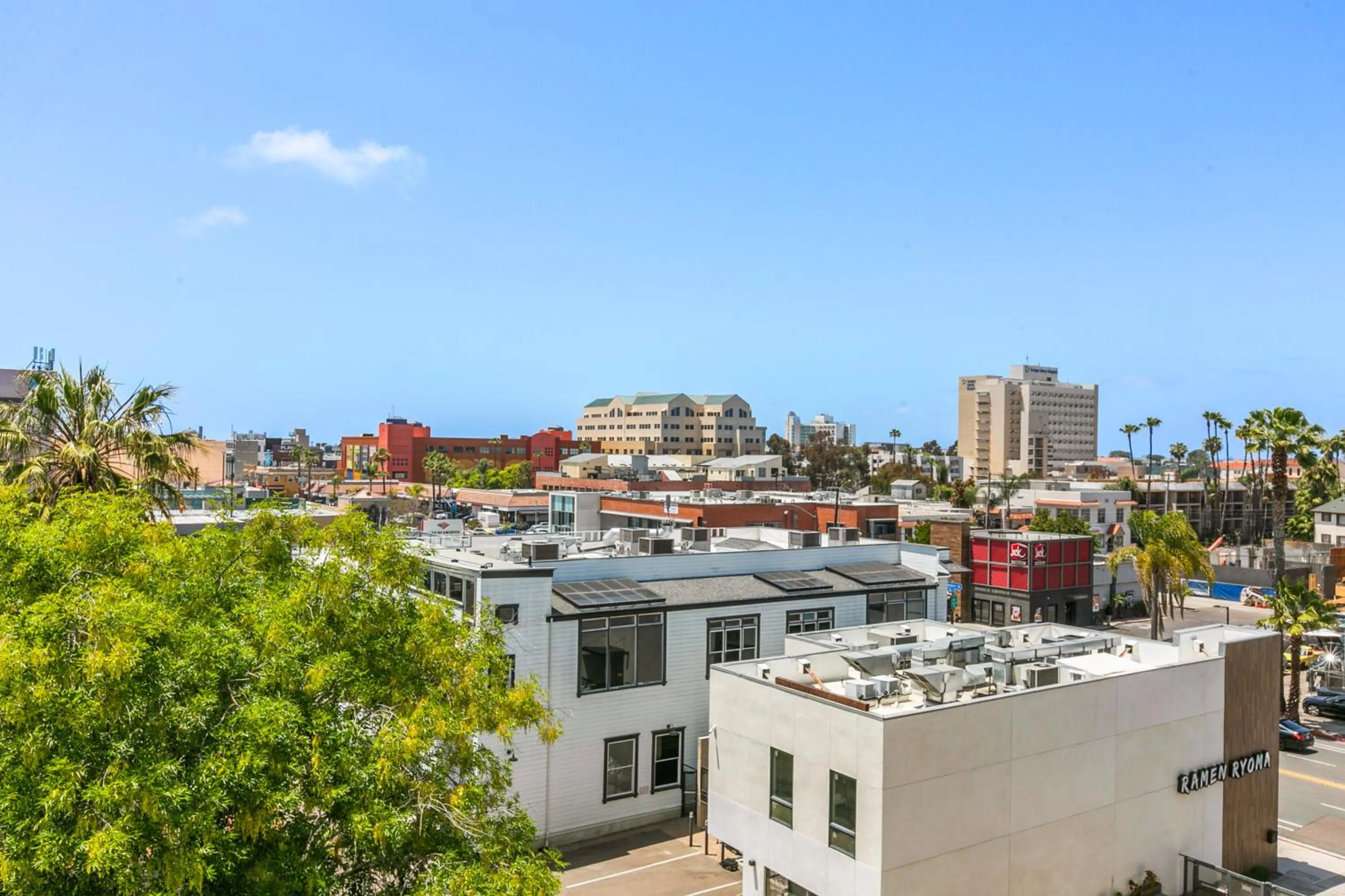 Uptown Inn - Limited Service Apart-Hotel