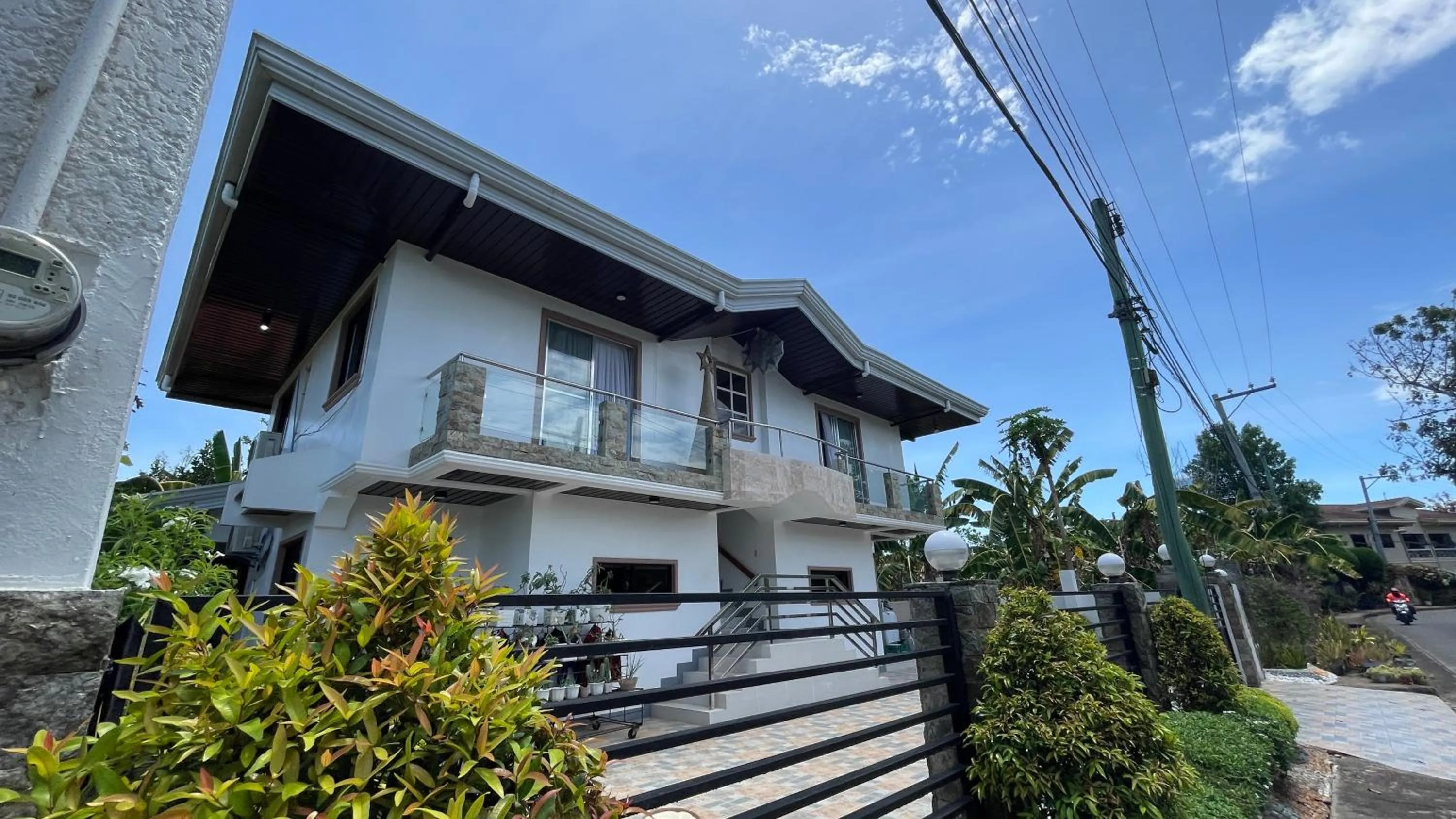 Sonrisa - Golden Meadows by Hiverooms