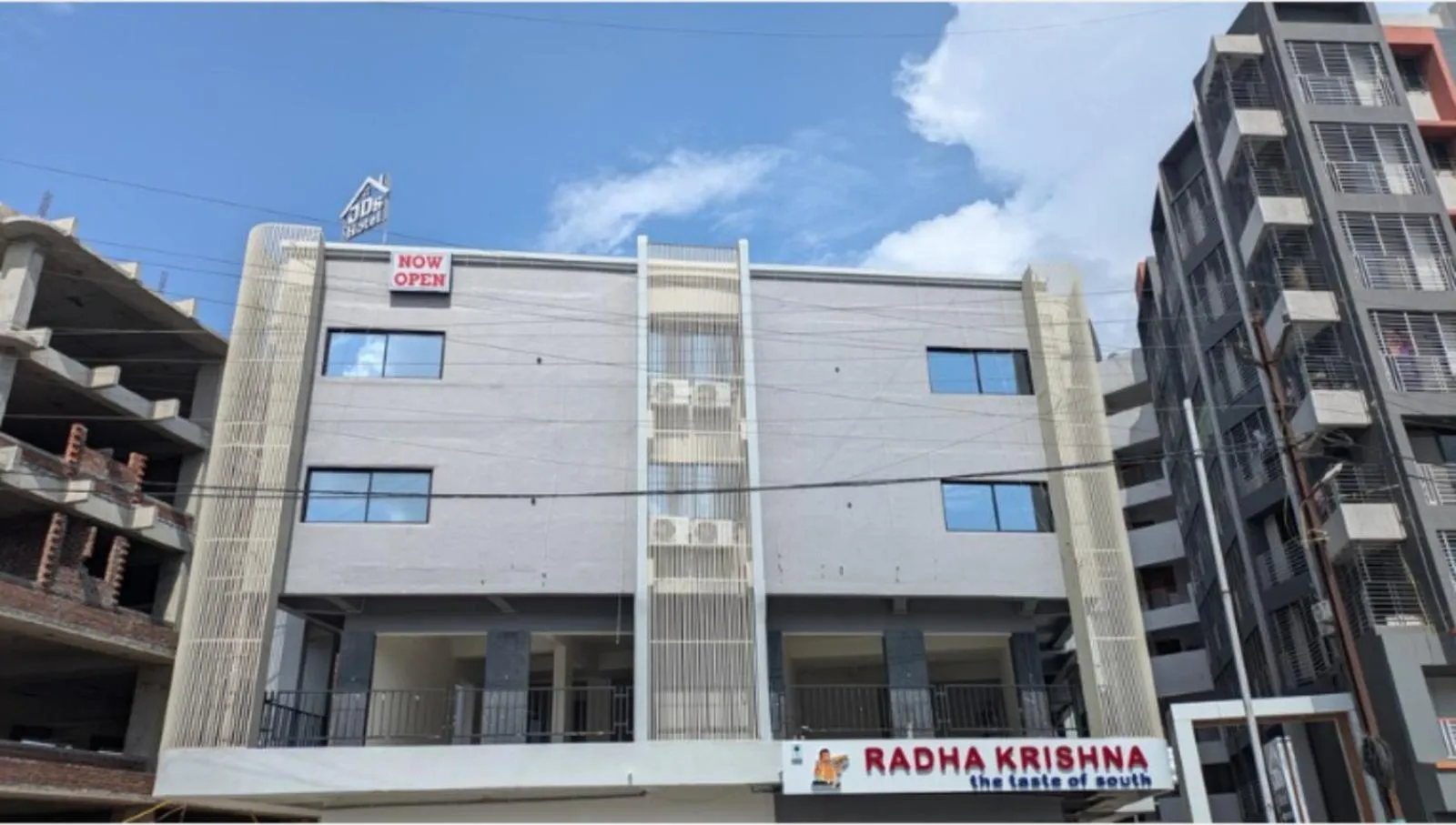 Property building in Hotel JDS