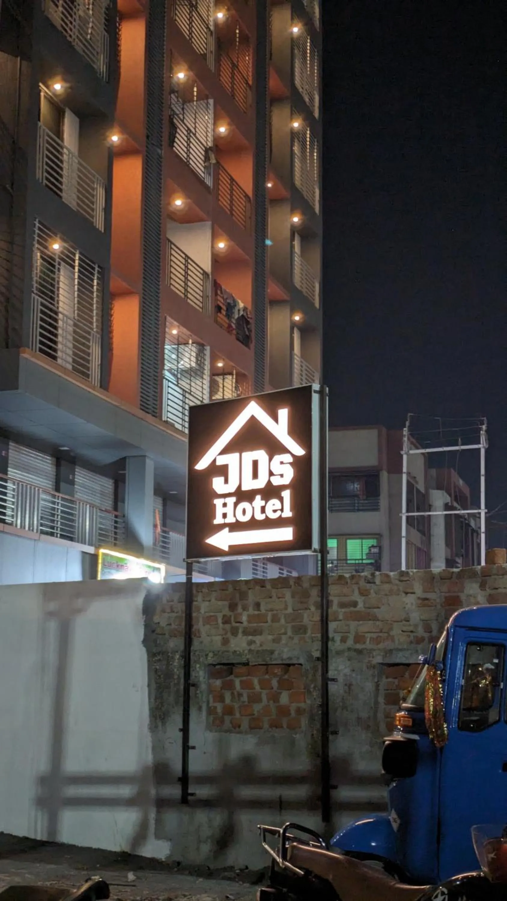 Property building in Hotel JDS