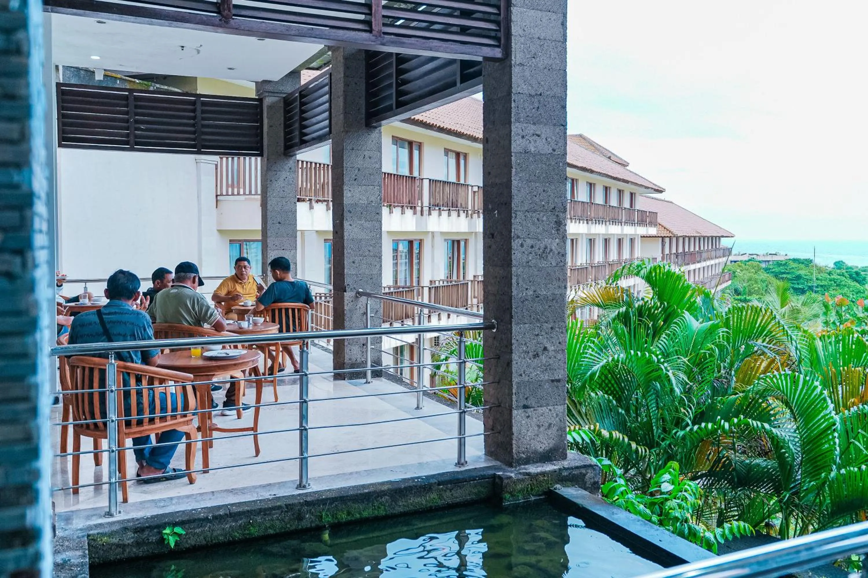 Restaurant/places to eat in New Kuta Hotel by LORIN