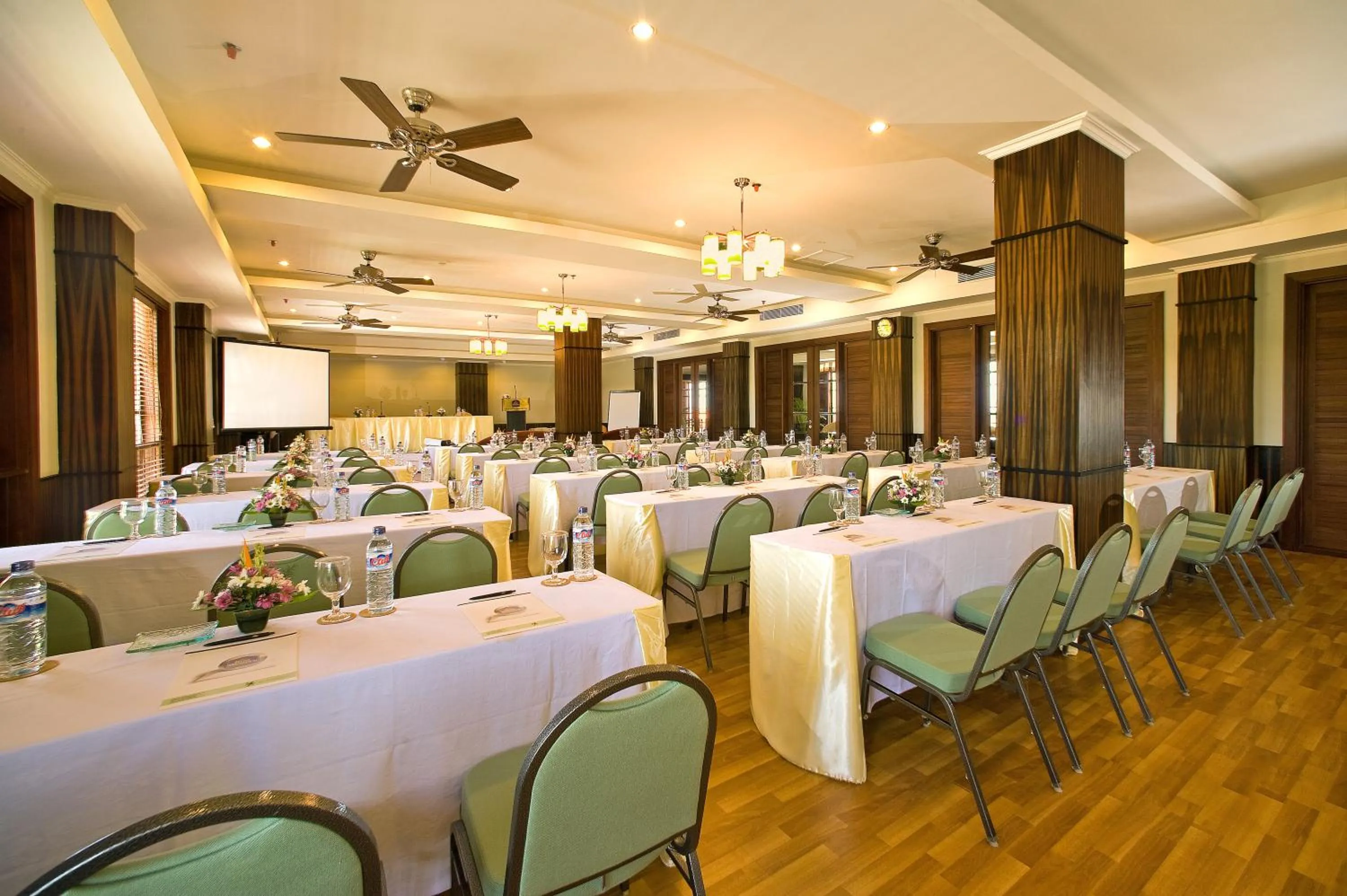 Banquet/Function facilities in New Kuta Hotel by LORIN