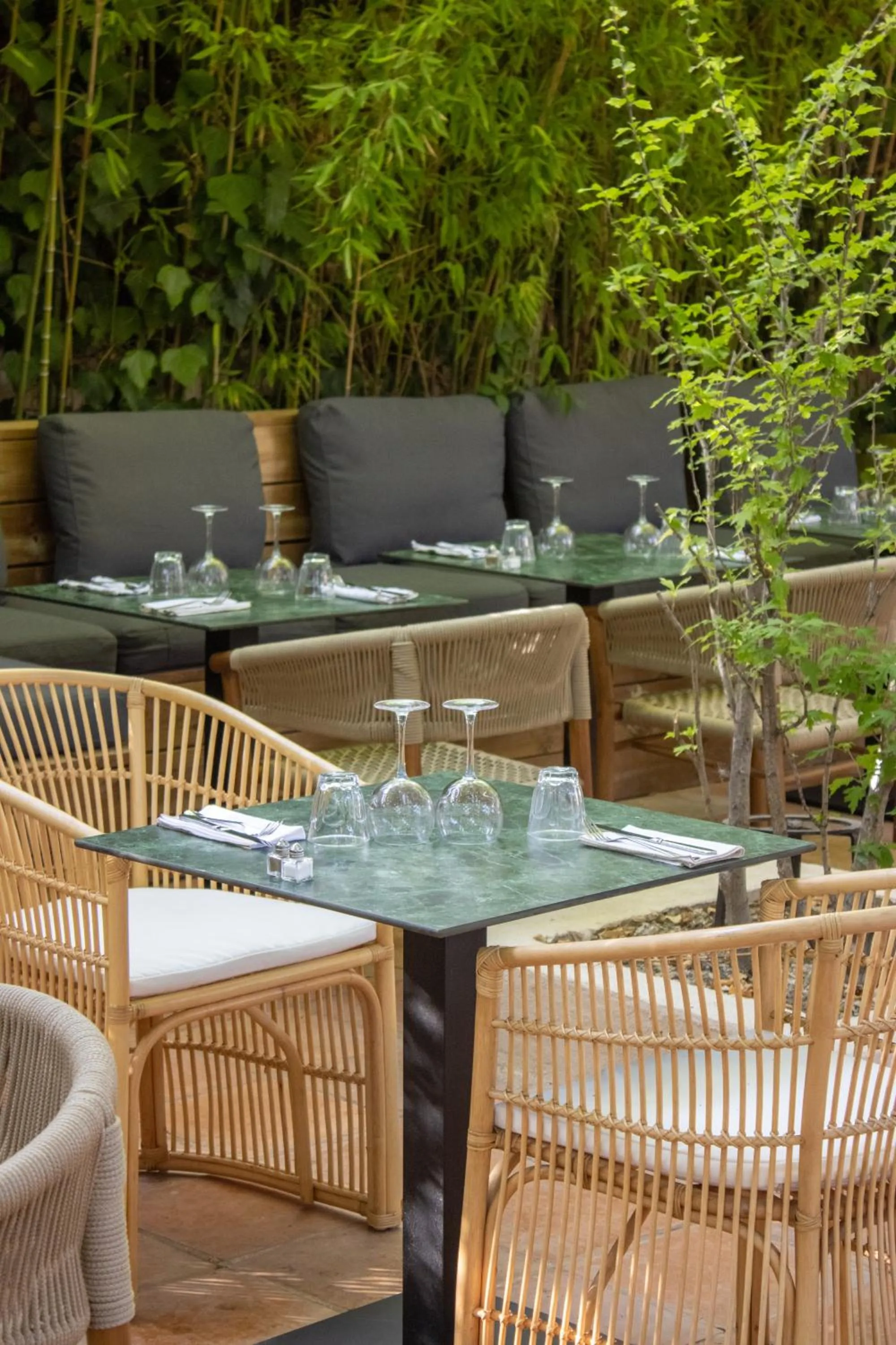 Restaurant/places to eat in LE CLOS DES ARÔMES