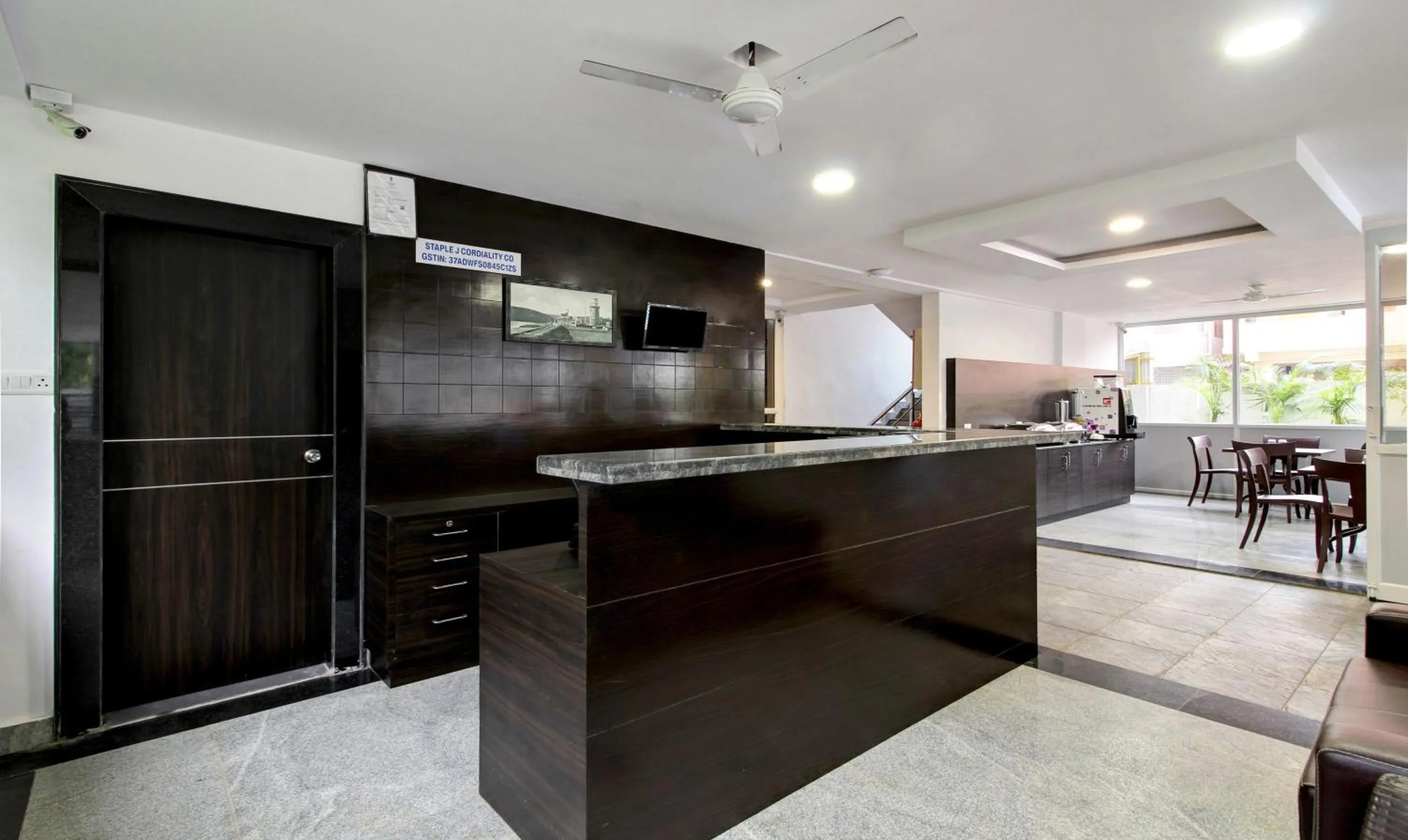 Dining area in Treebo Excella