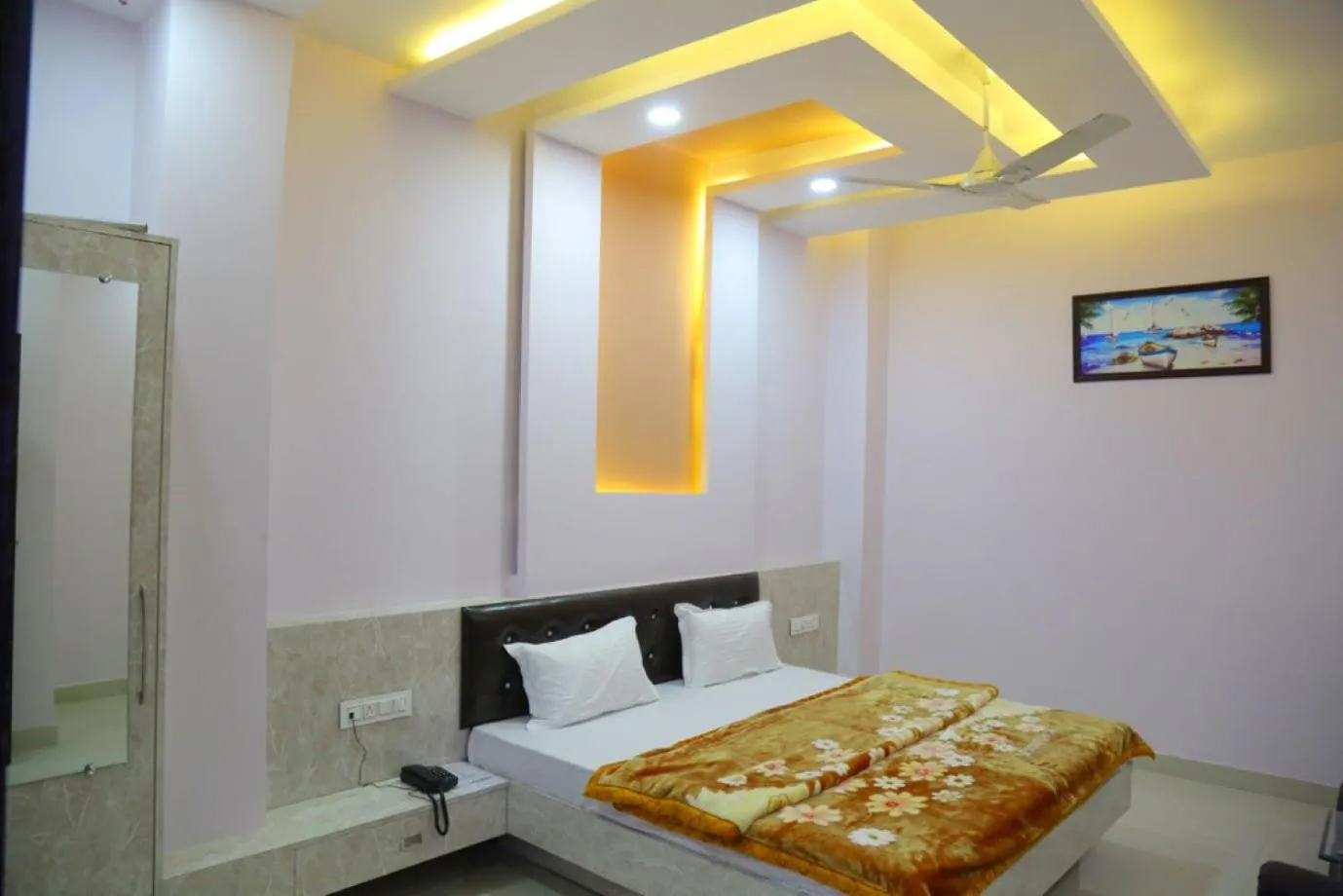 Photo of the whole room in HOTEL GOLDEN DREAMS